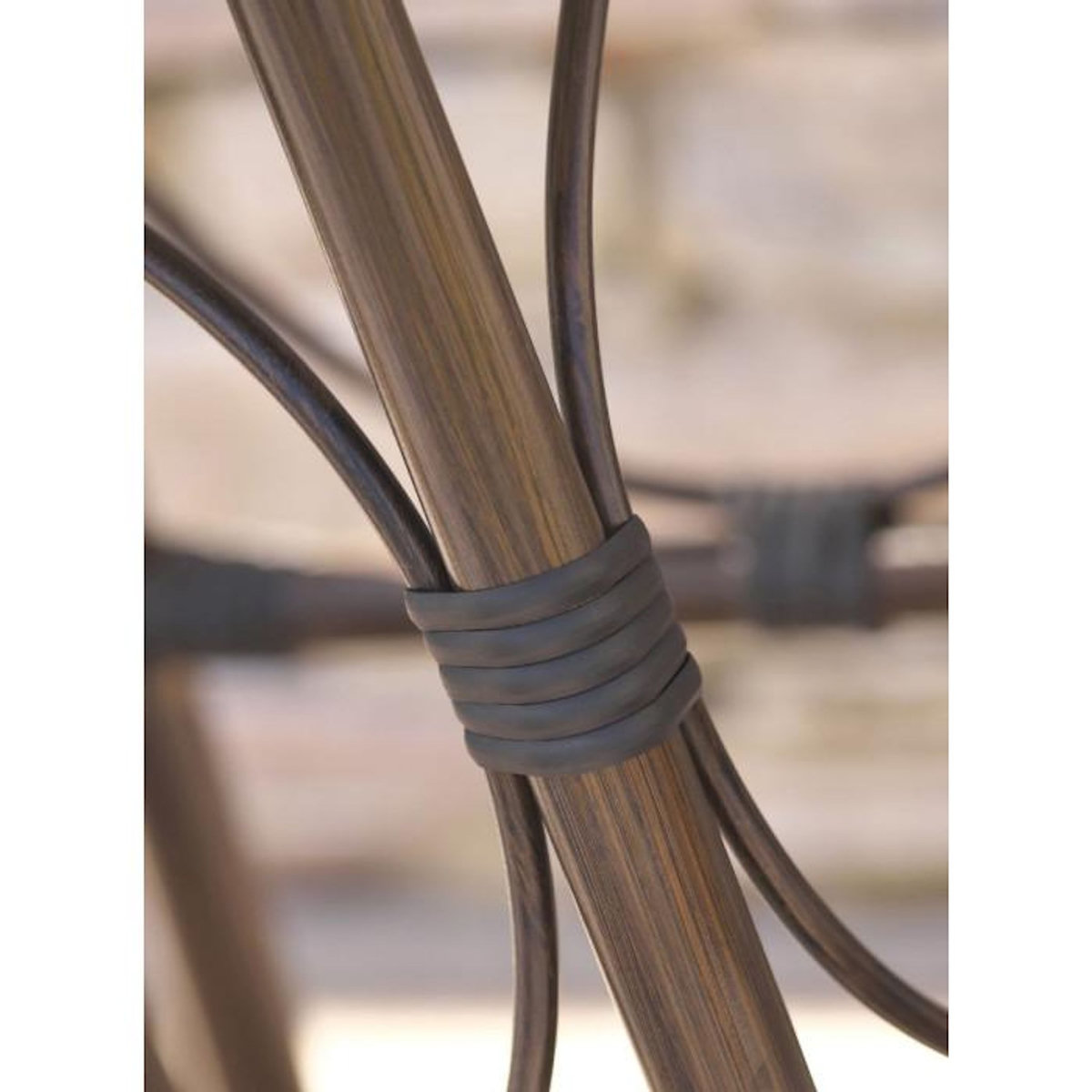 Paris Prix Ensemble Table de Jardin & 4 Fauteuils  Ushuaia  125cm Marron