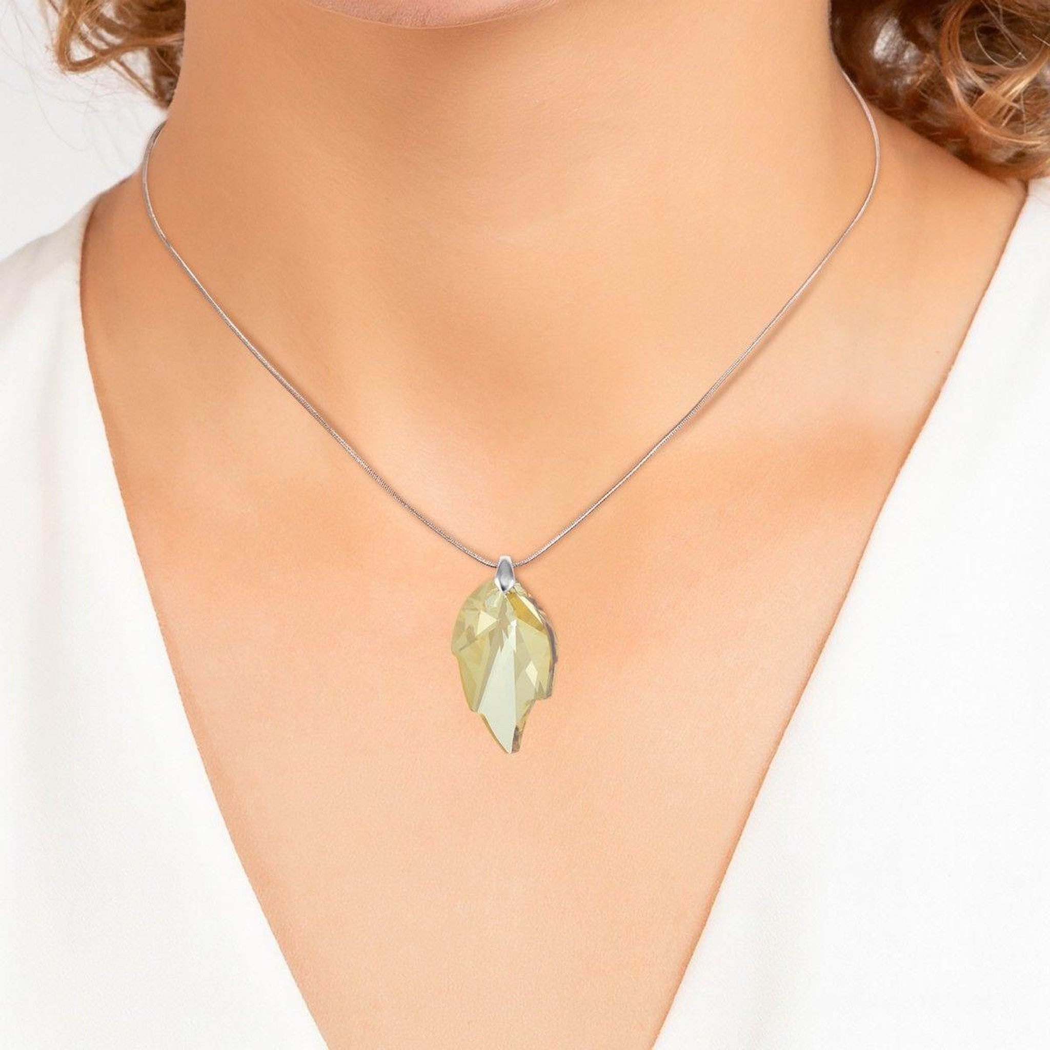 Voir la diapositive 2 : SC CRYSTAL Collier feuille par SC Crystal®