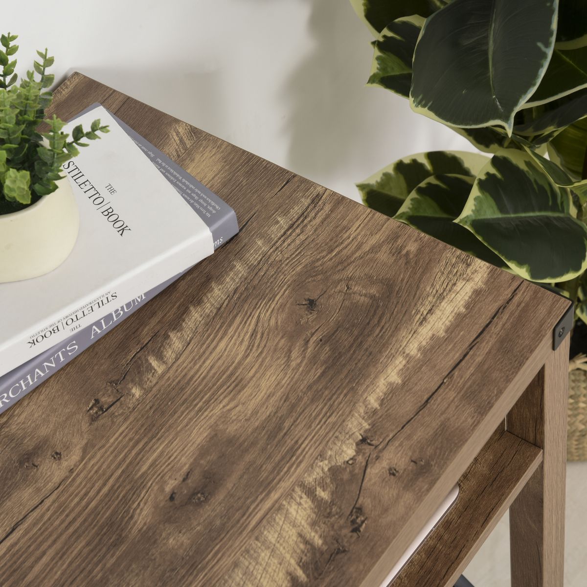 HOMCOM Bureau design industriel grand plateau 2 niches métal noir panneaux particules imitation bois veinage marron