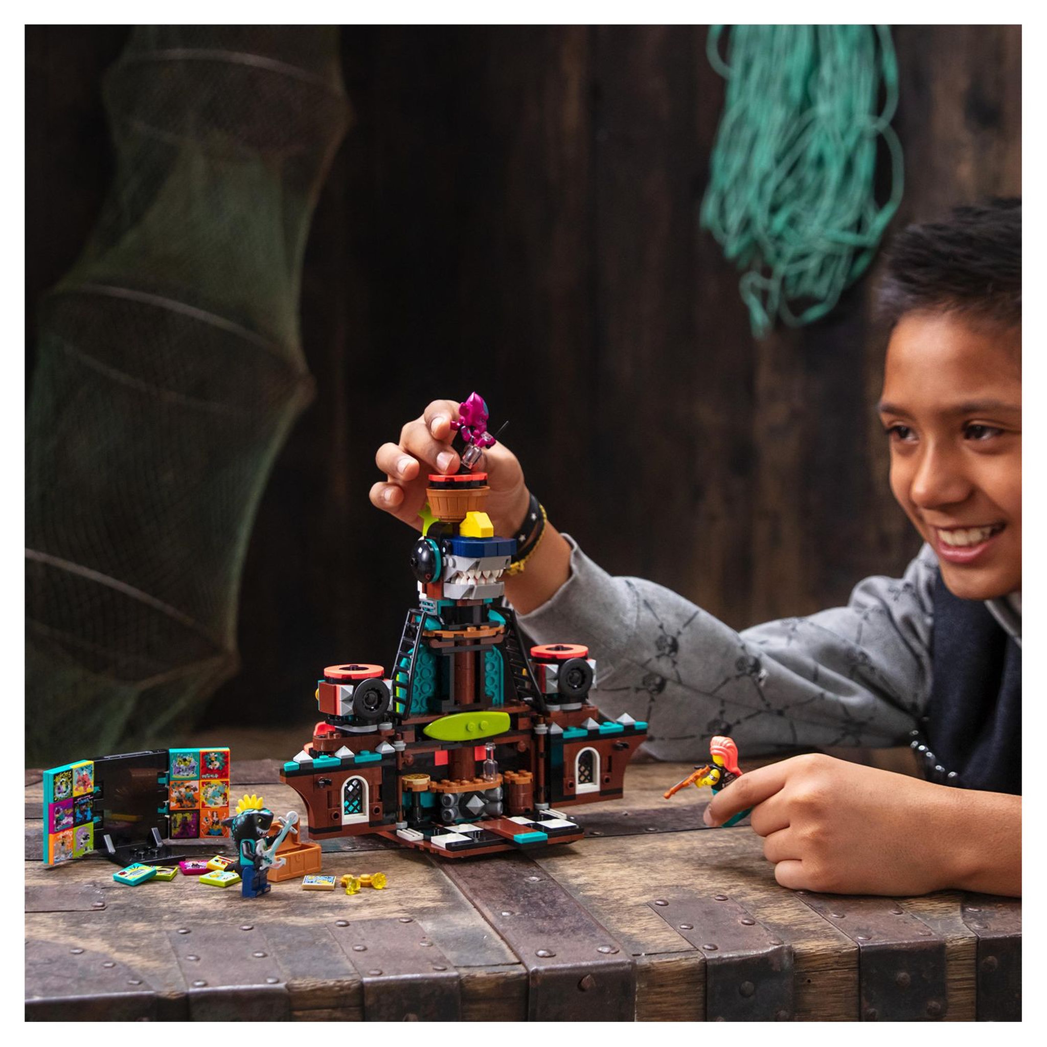 Voir la diapositive 7 : LEGO VIDIYO 43114 - Punk Pirate Ship BeatBox Music Video Maker dès 8 ans