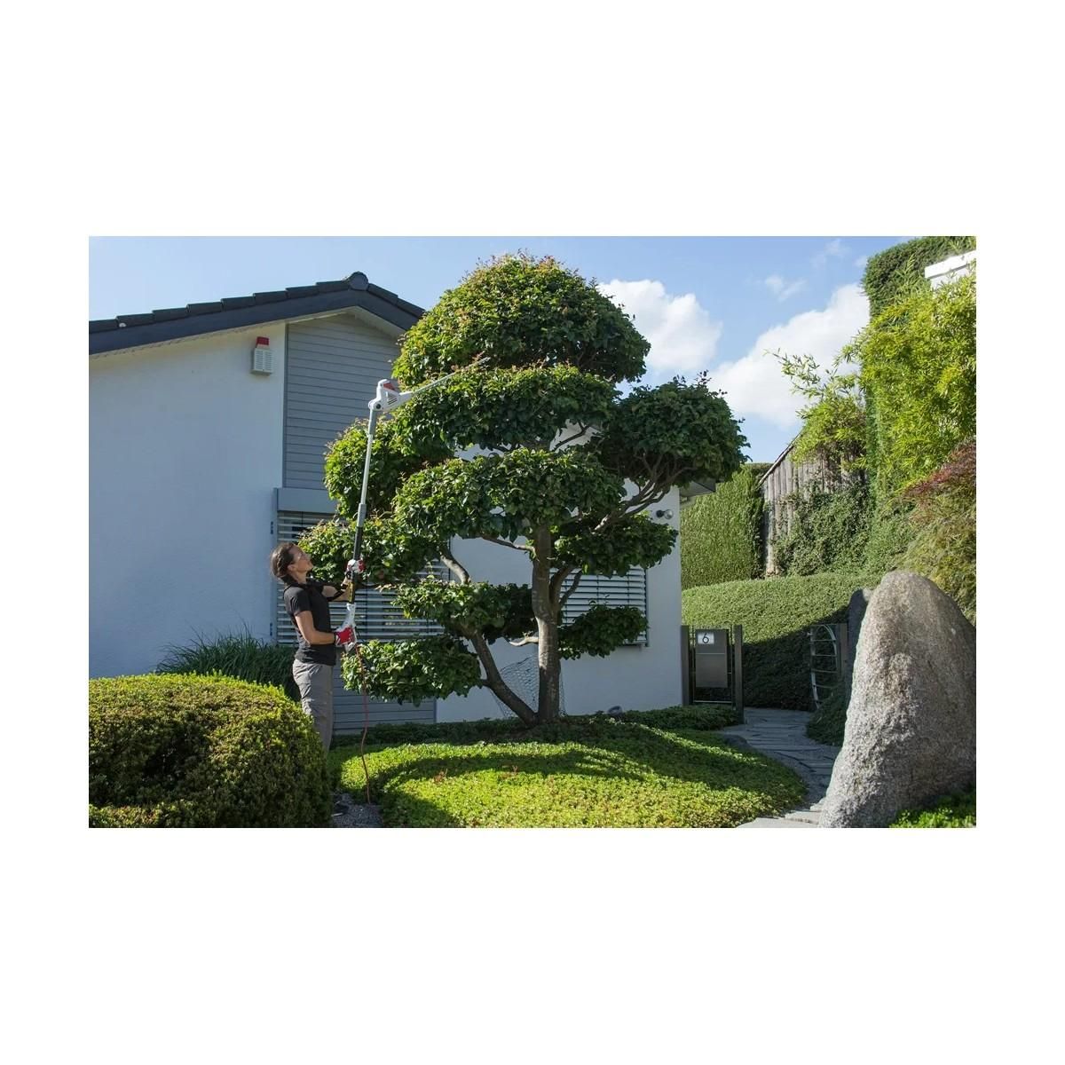 Ikra Taille Haie Télescopique filaire 600W - Lame de coupe 59 cm Coupe 51 cm Taille Haie sur perche réglable 1.95 - 2.40 m IKRA