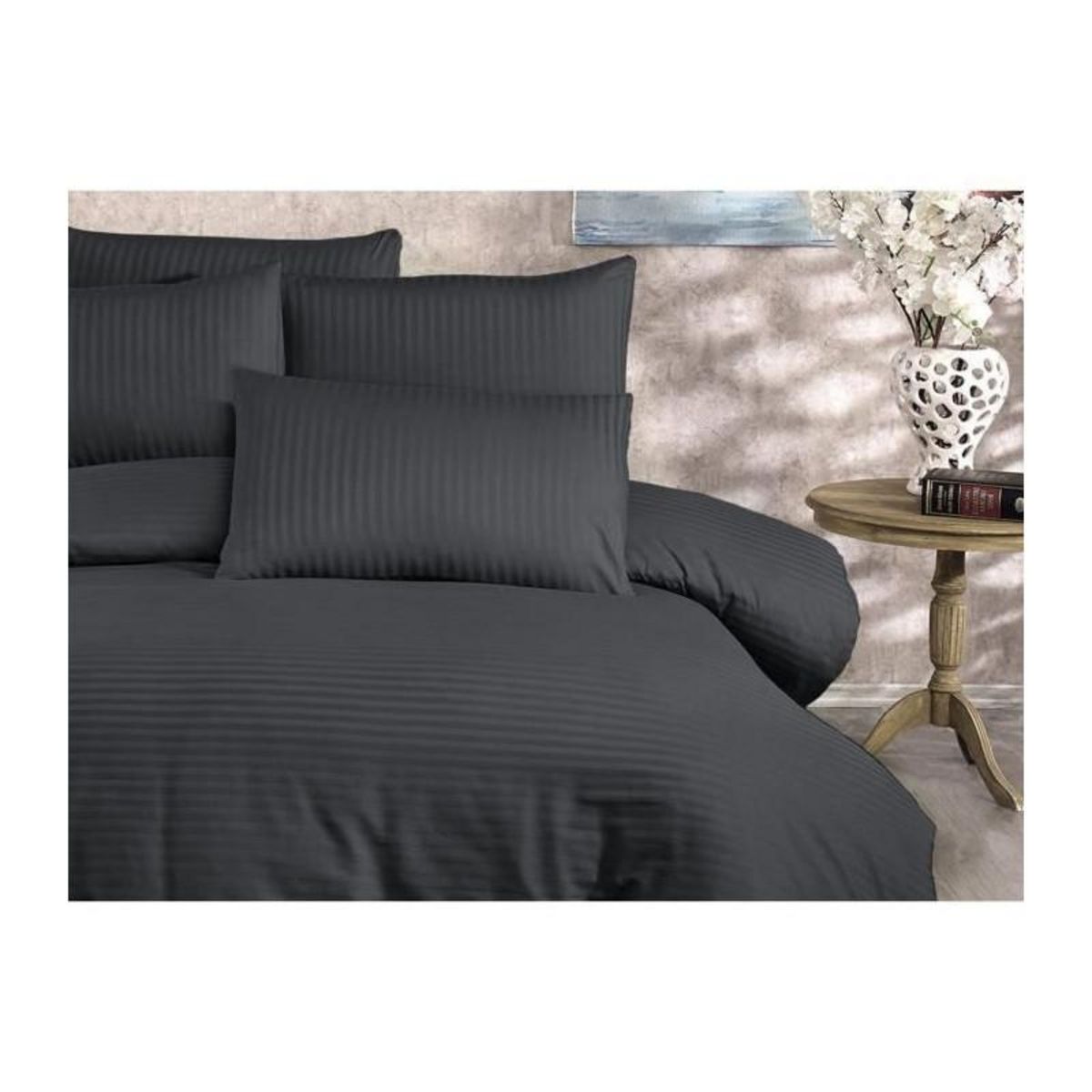 GENERIQUE Parure de lit - 1 housse de couette 220x240 cm + 2 taies d'oreiller 60x60 cm - 80% coton, 20% polyester - Anthracite