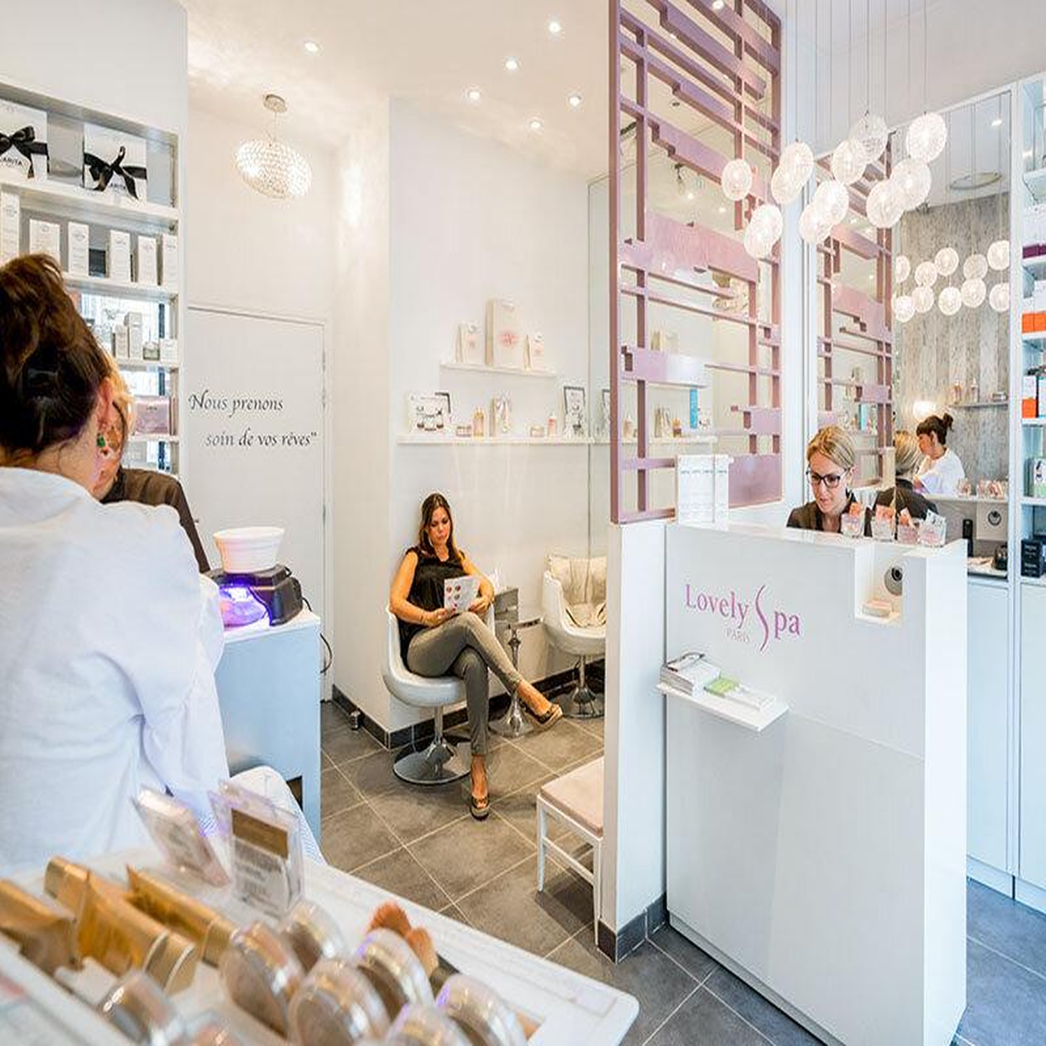 Voir la diapositive 4 : Smartbox Pause détente à paris : soin du visage et du corps avec accès au hammam - coffret cadeau bien-être