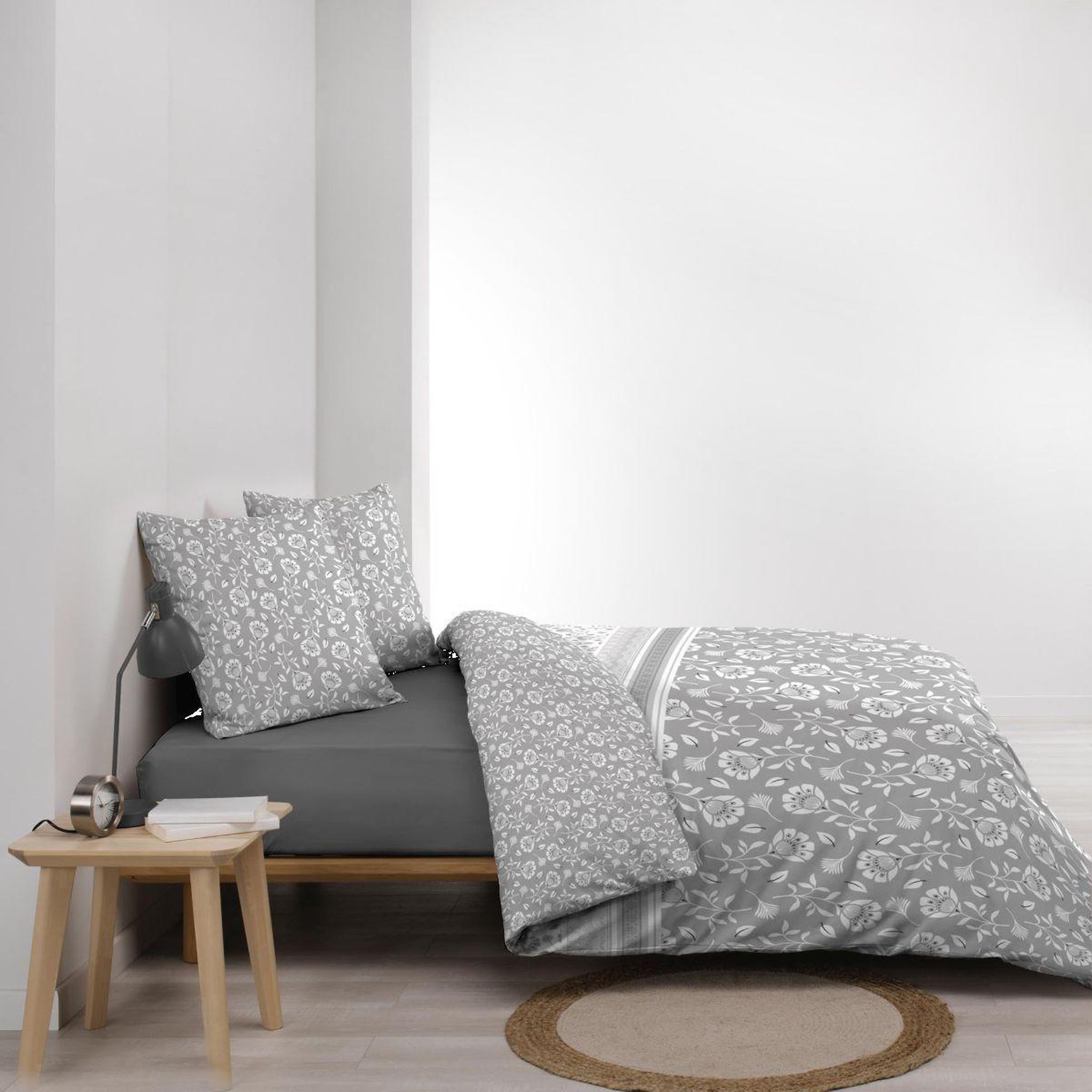 Voir la diapositive 3 : Douceur d'Intérieur Parure de lit 3 pièces  flavie  240x220cm gris