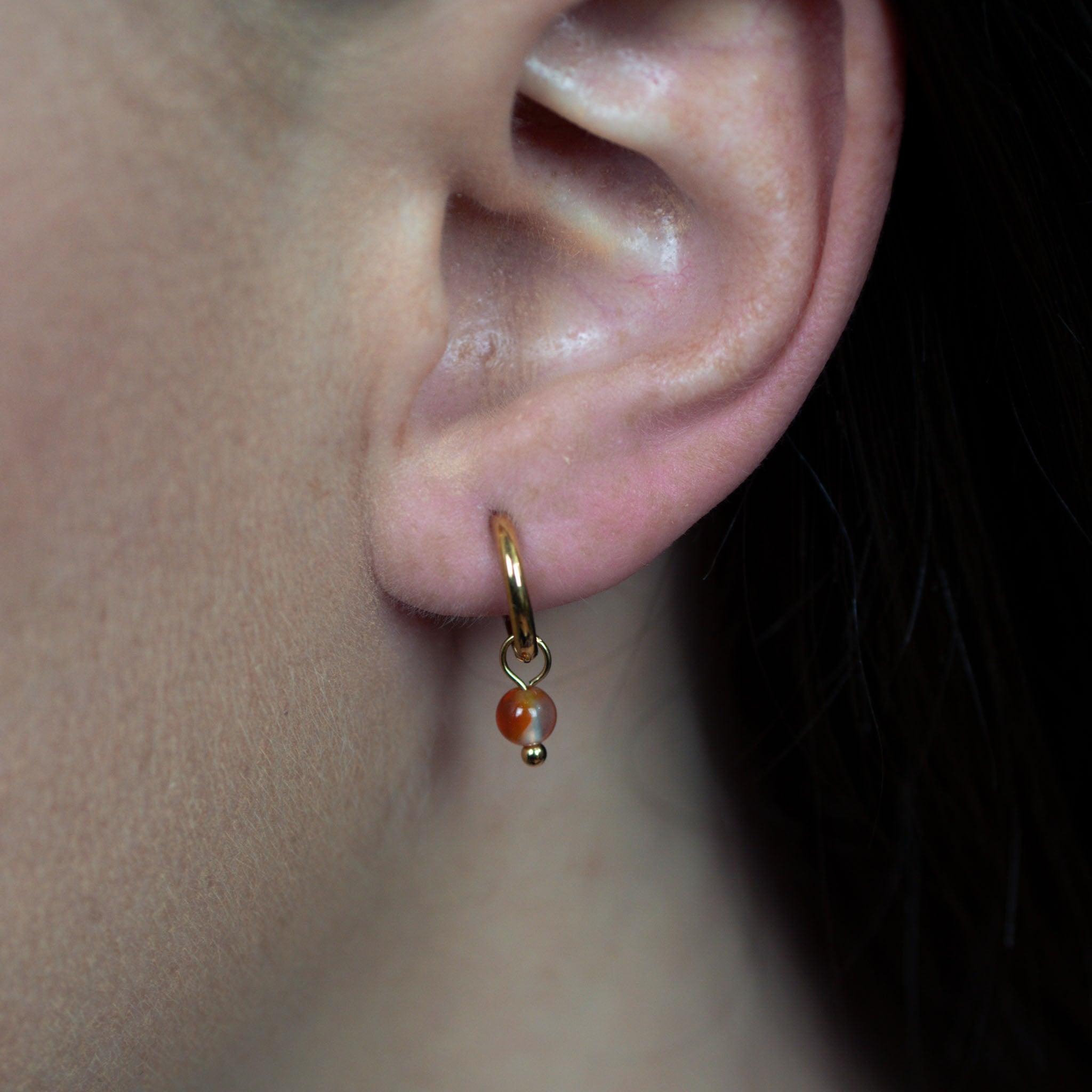 Voir la diapositive 2 : SLOYA Boucles d'oreilles créoles Serena en pierres Cornaline