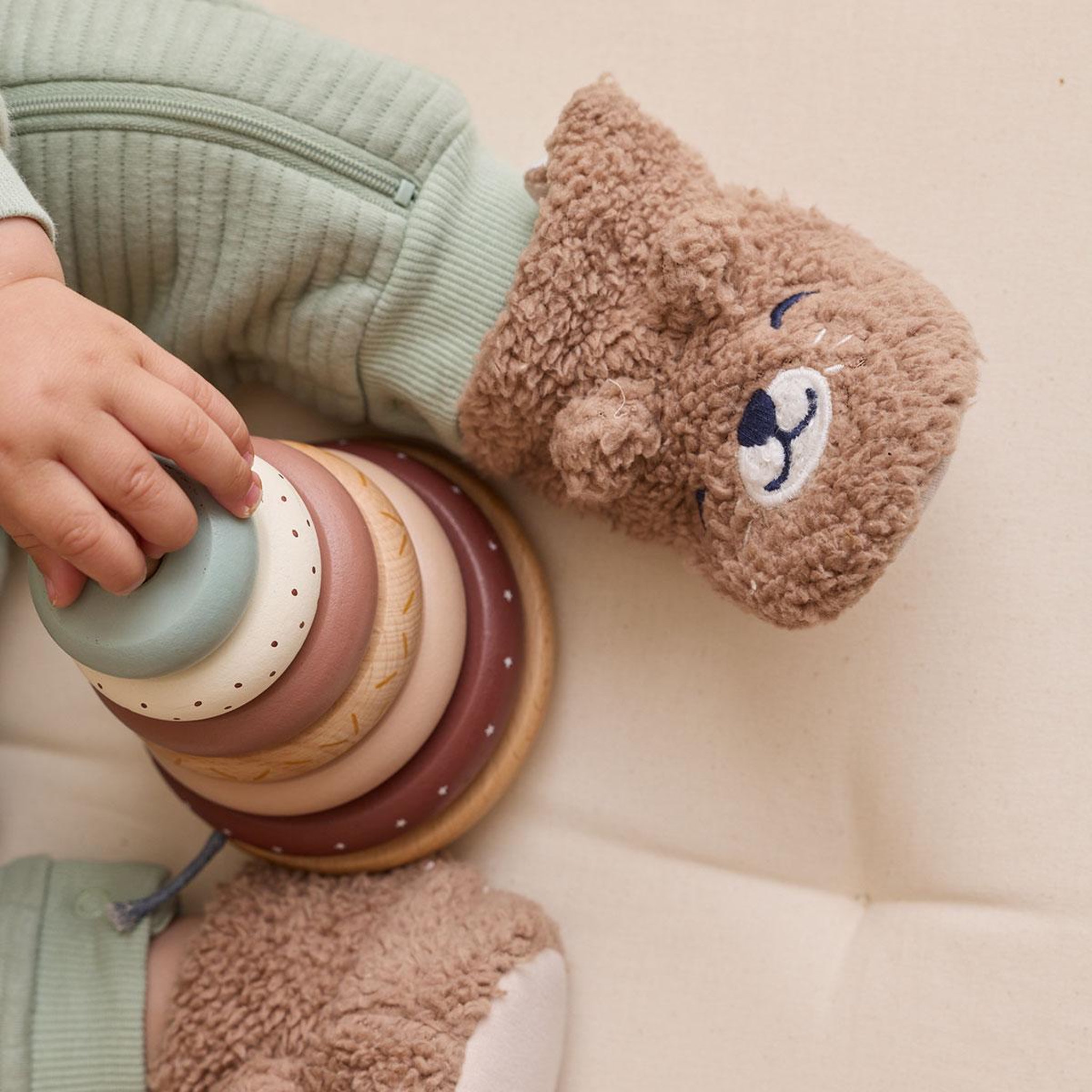 Voir la diapositive 5 : Petit BÃ©guin Chaussons bébé charly