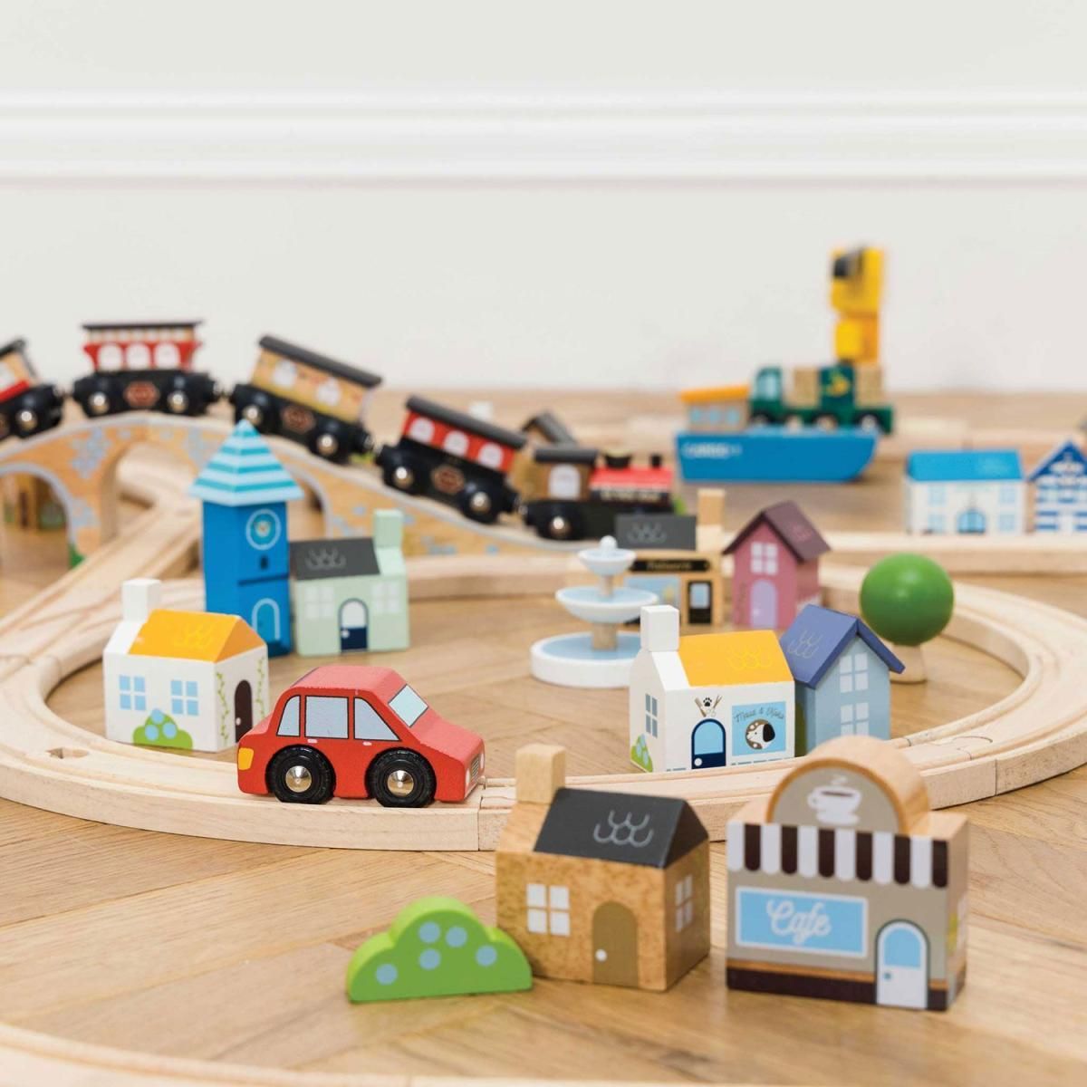 Le Toy Van Circuit de train en bois - avec gare
