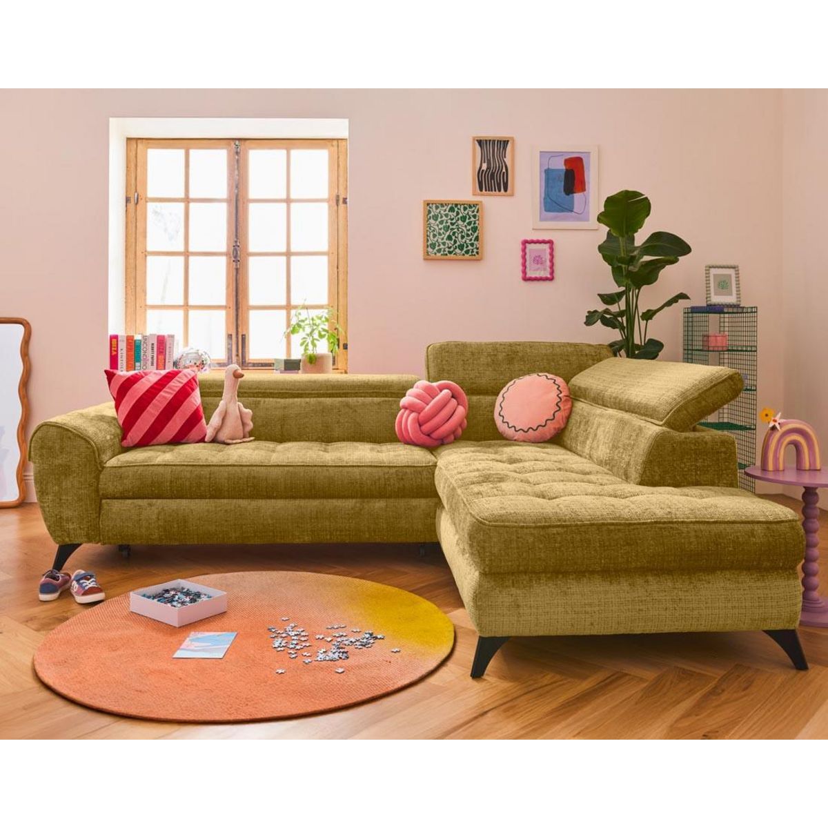 LISA DESIGN Marlo - canapé d'angle droit 5 places convertible avec coffre et têtières en velours texturé