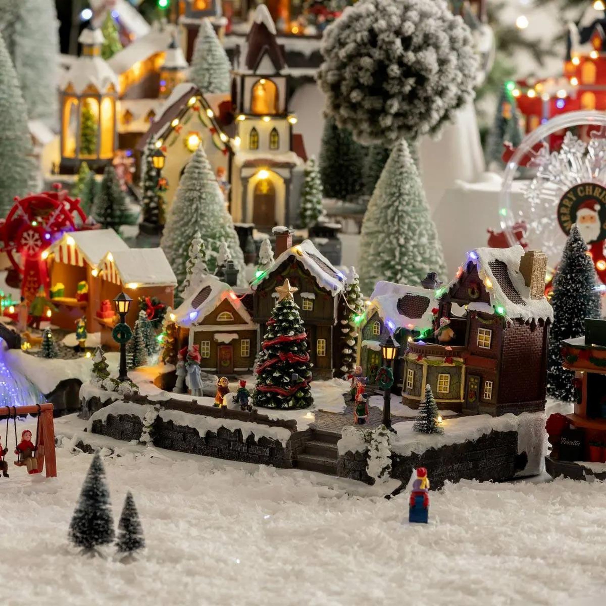 Voir la diapositive 3 : FEERIC LIGHT & CHRISTMAS Village de noël lumineux  rue piétonne  45cm multicolore