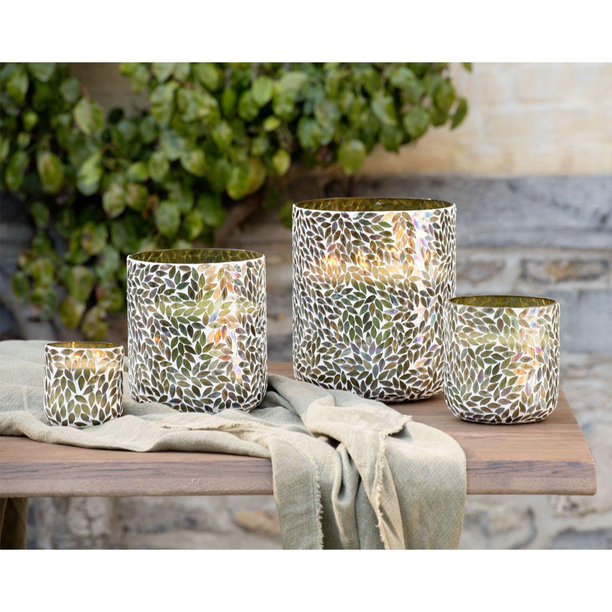 Voir la diapositive 6 : J-LINE Bougie parfumée mosaïque  cyra  25cm tea & herbscire