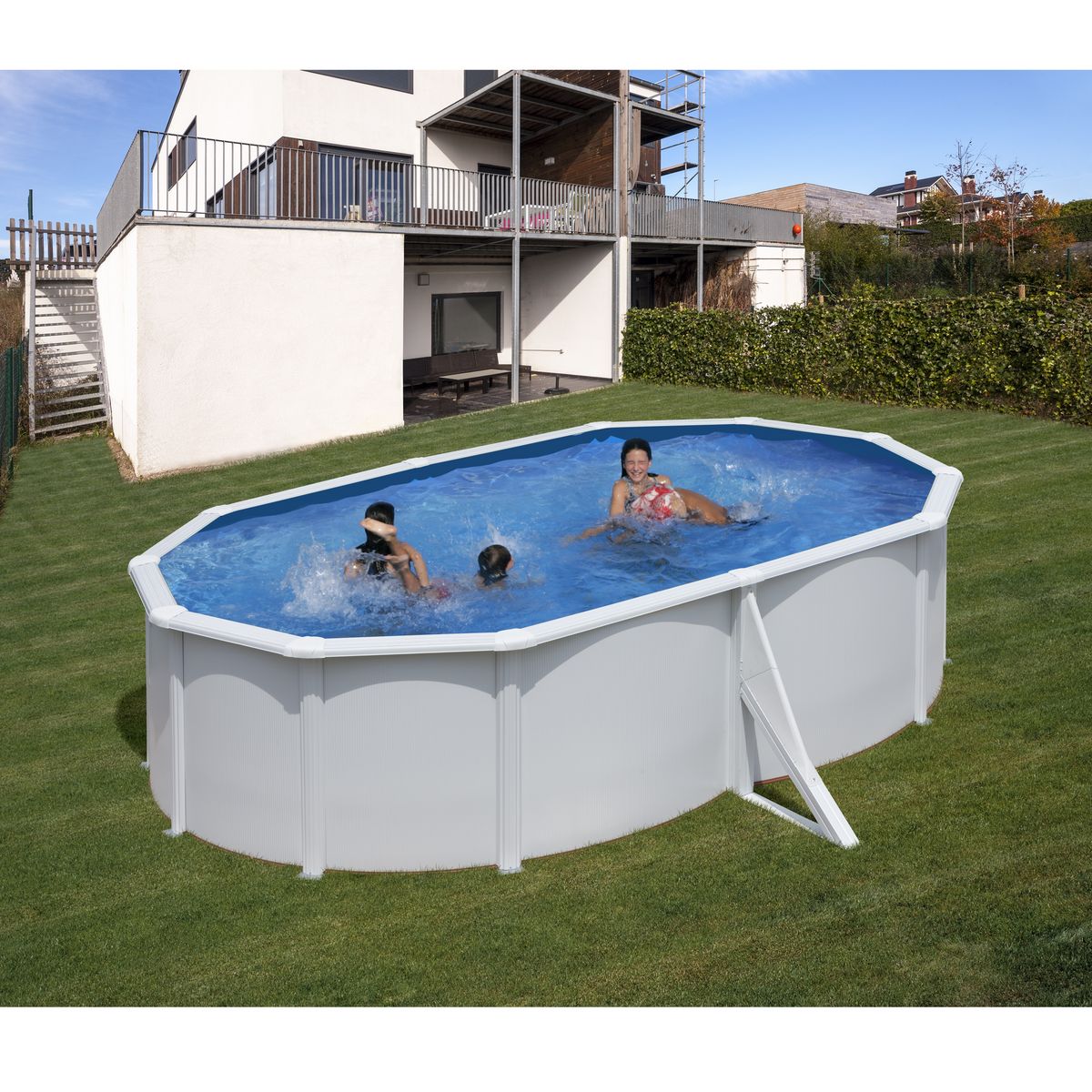 Piscine acier ovale renforts