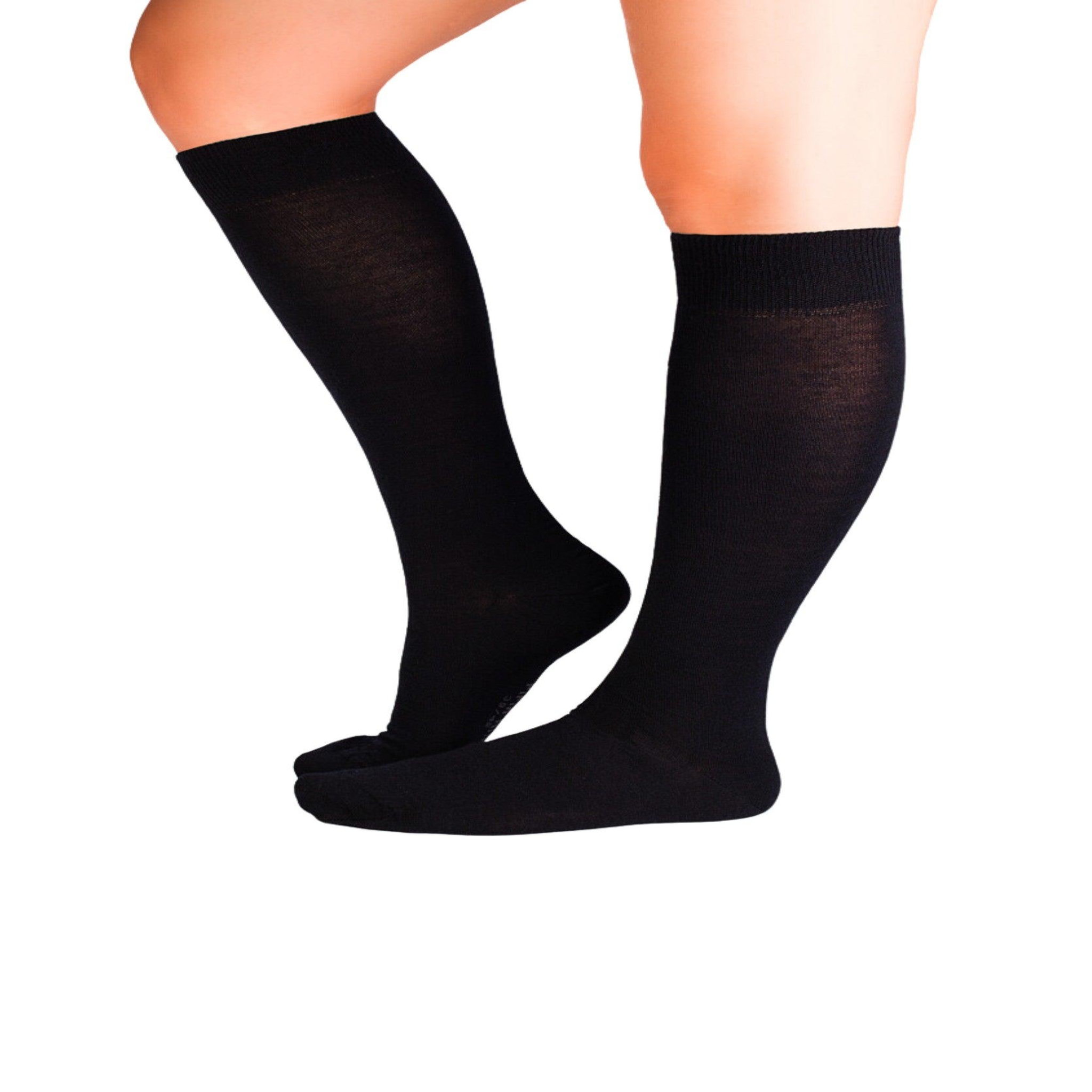 Voir la diapositive 2 : PIRIN HILL Chaussettes haut-mollet laine mérinos & coton noires