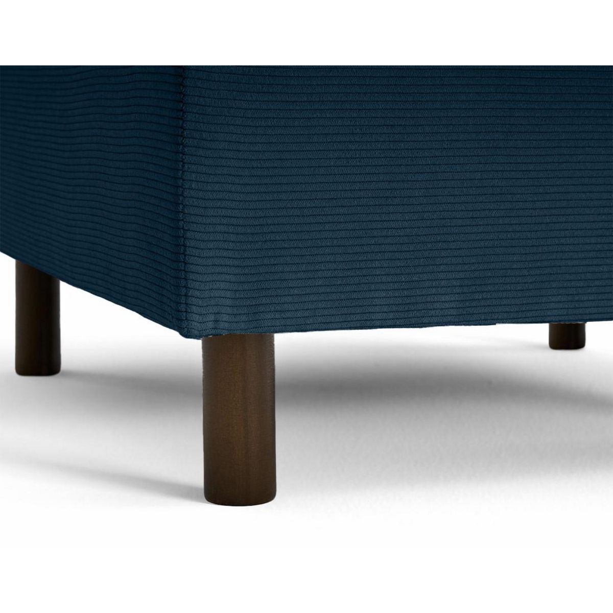 LISA DESIGN Jake - pouf en velours côtelé - pieds bois foncé