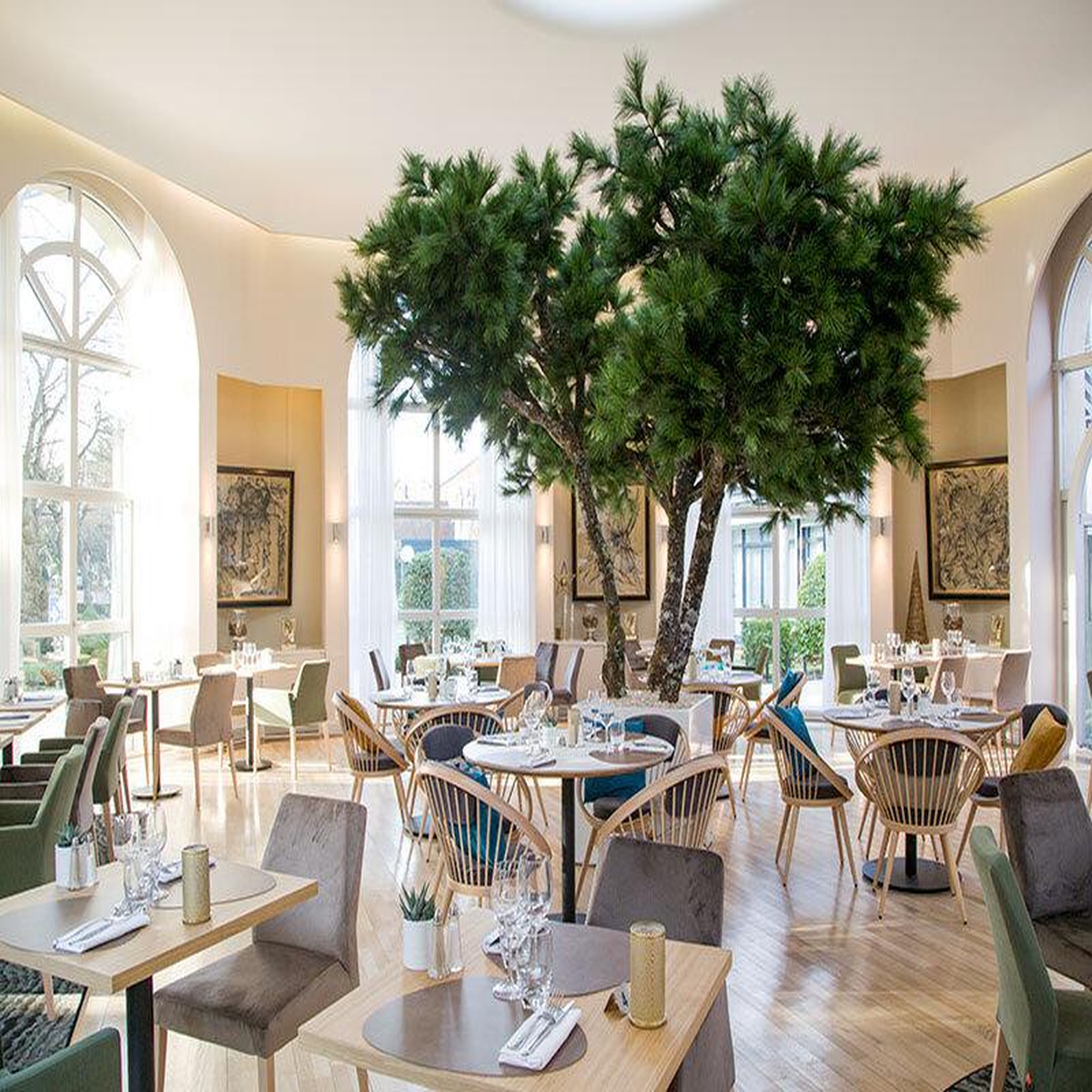 Voir la diapositive 2 : Smartbox Séjour prestige avec dîner gastronomique en hôtel 4* - coffret cadeau séjour