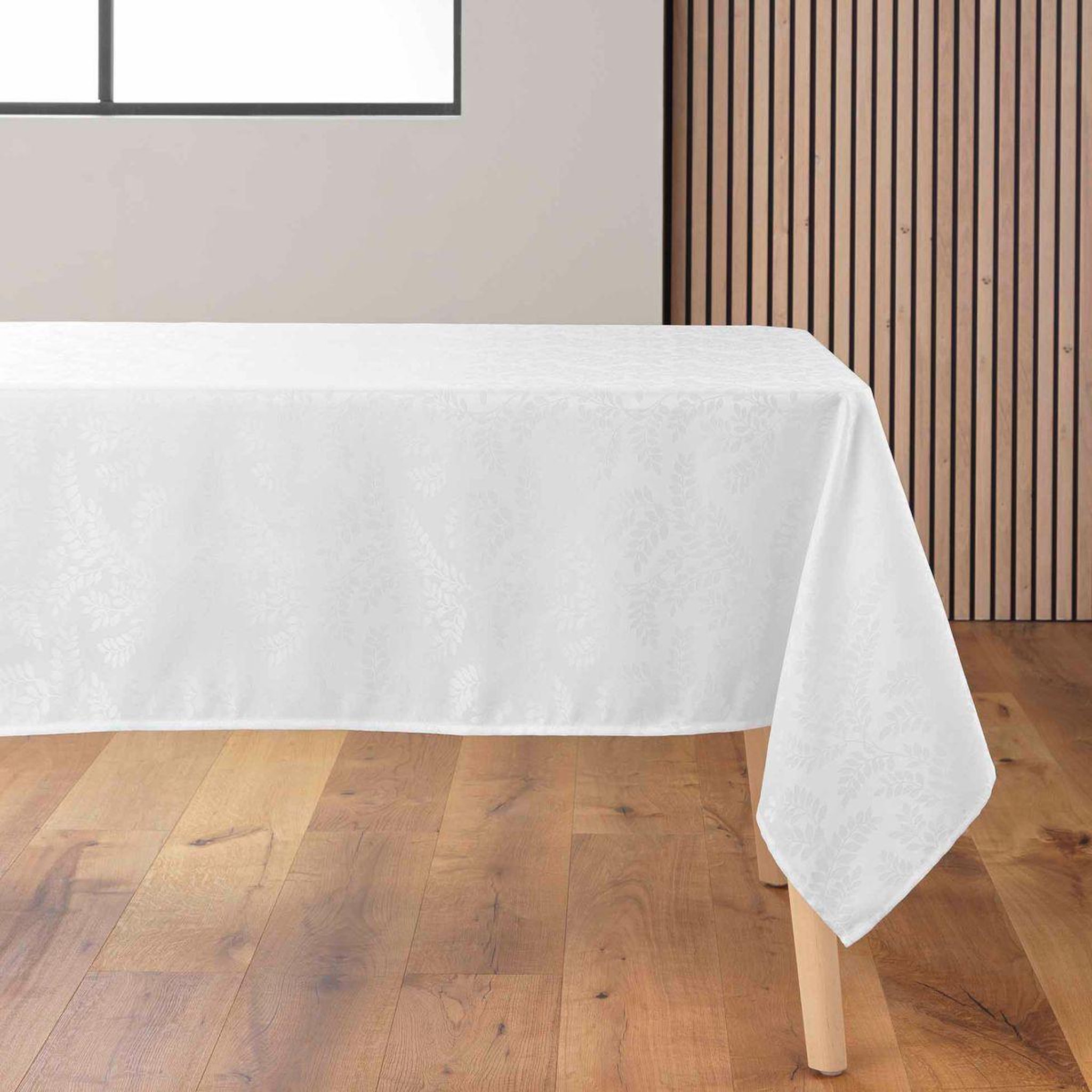 Douceur d'Intérieur Nappe jacquard imprimé  doriane  140x240cm blanc