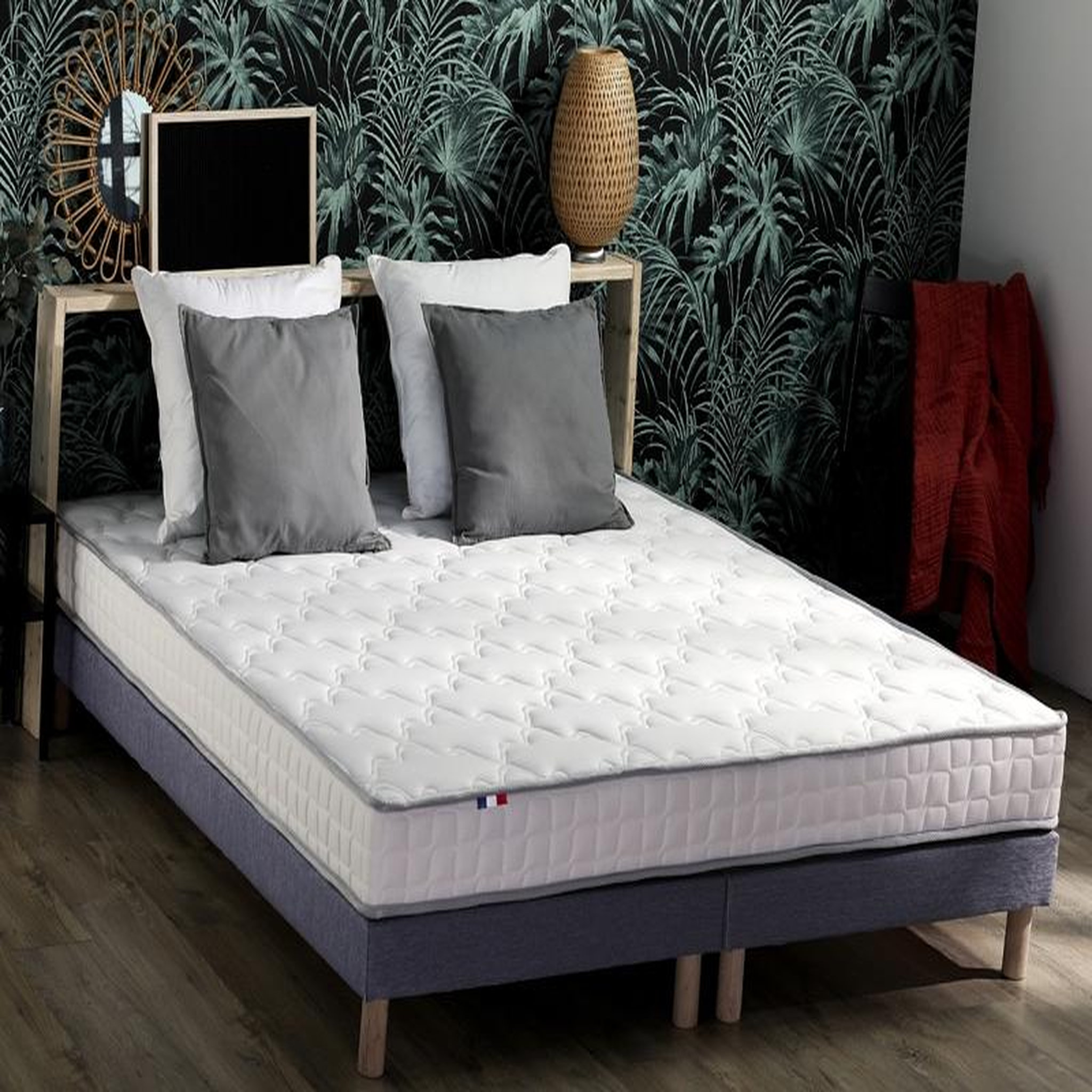 Voir la diapositive 1 : Matelas mousse accueil mémoire de forme 160x200 cm LAVANDOU