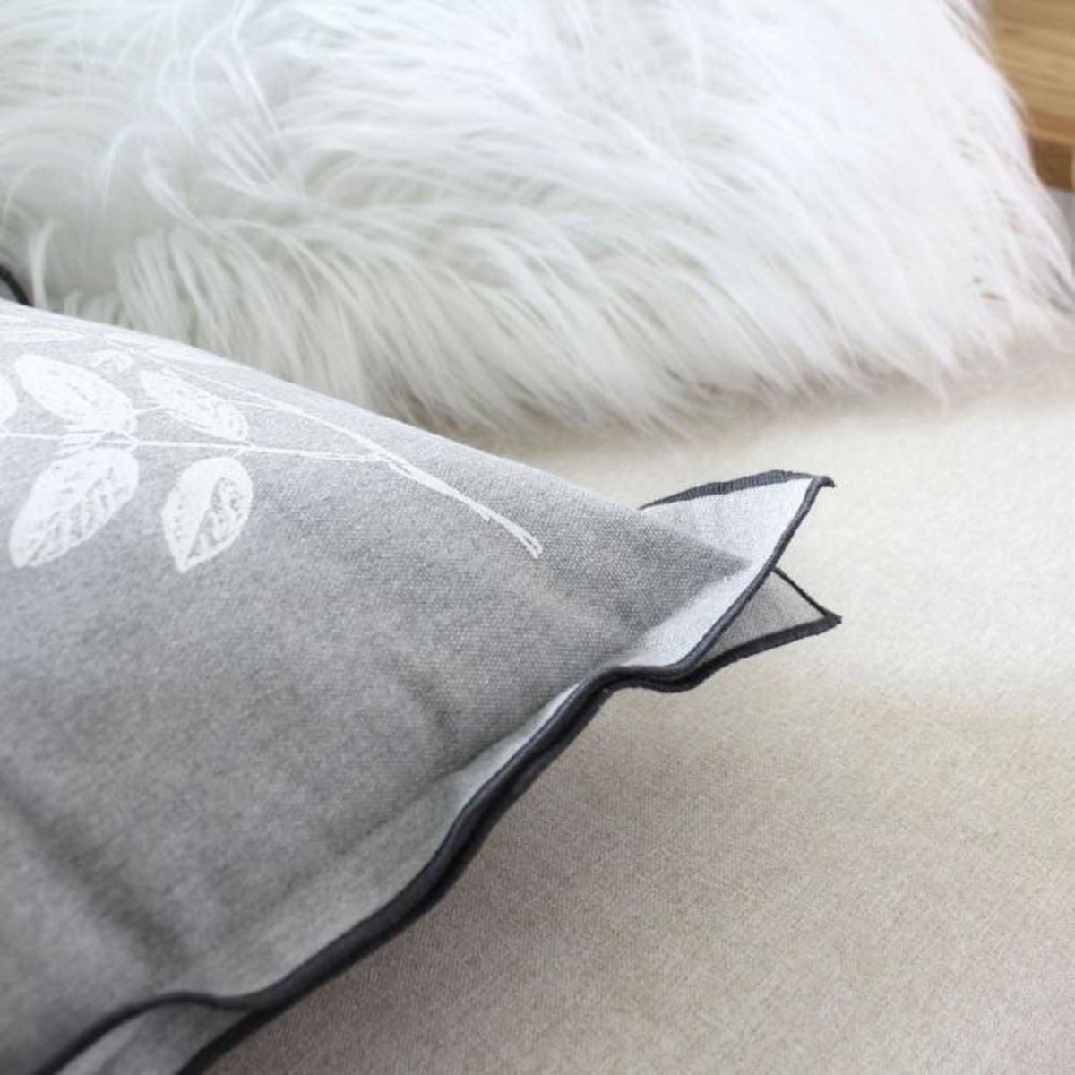 Paris Prix Coussin Déco  Epicéa  40x40cm Gris Clair