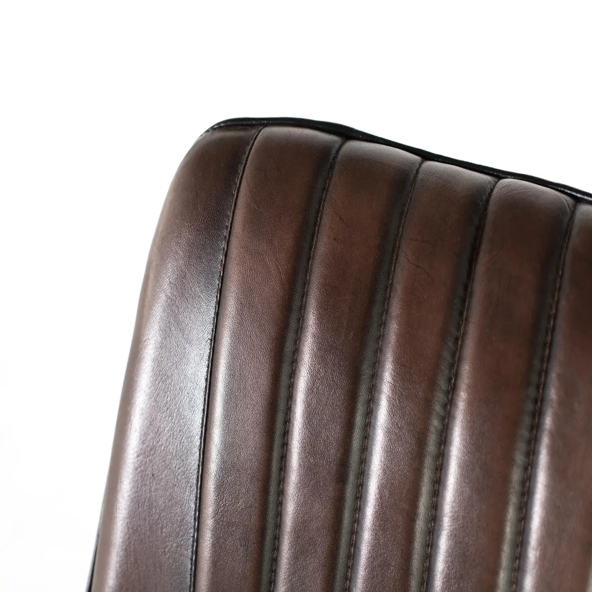Voir la diapositive 3 : GINER Y COLOMER SL Chaise en cuir 53 cm style contemporain