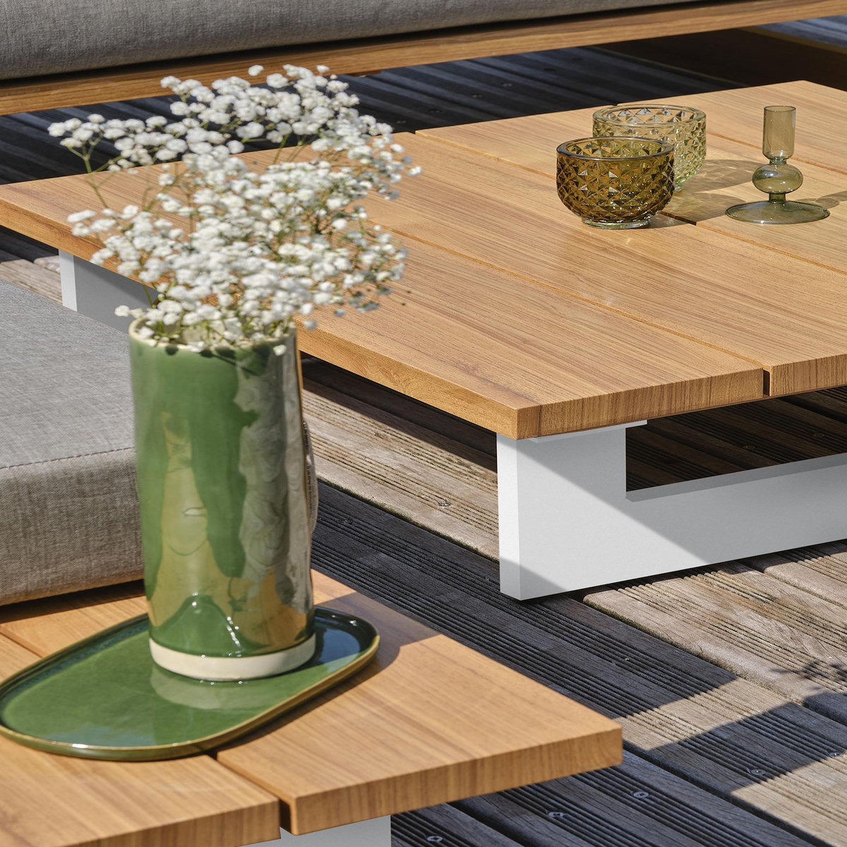 DCB GARDEN Salon de jardin 5 places en aluminium et plateau imitation bois