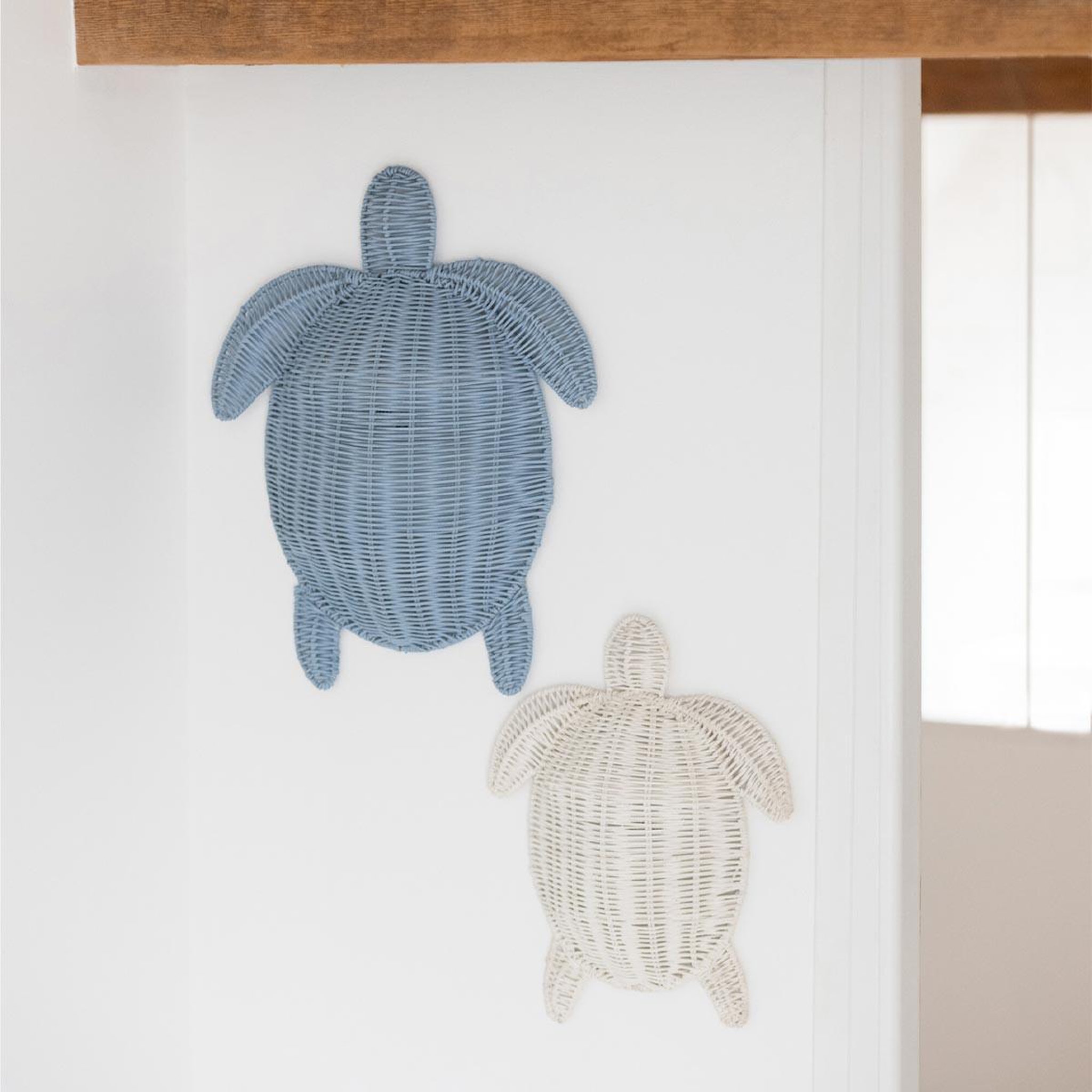 Voir la diapositive 3 : J-LINE Déco murale tortue  porfirio  40cm bleu clair