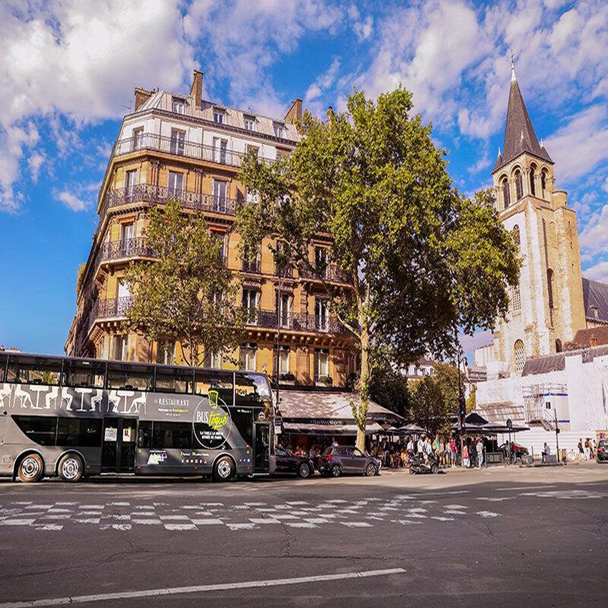 Voir la diapositive 2 : Smartbox Déjeuner insolite 4 plats avec visite de paris dans le bus à impériale le saint-germain 1920 - coffret cadeau gastronomie