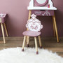 Voir la diapositive 6 : Paris Prix Chaise Enfant  Madame Princesse  57cm Rose