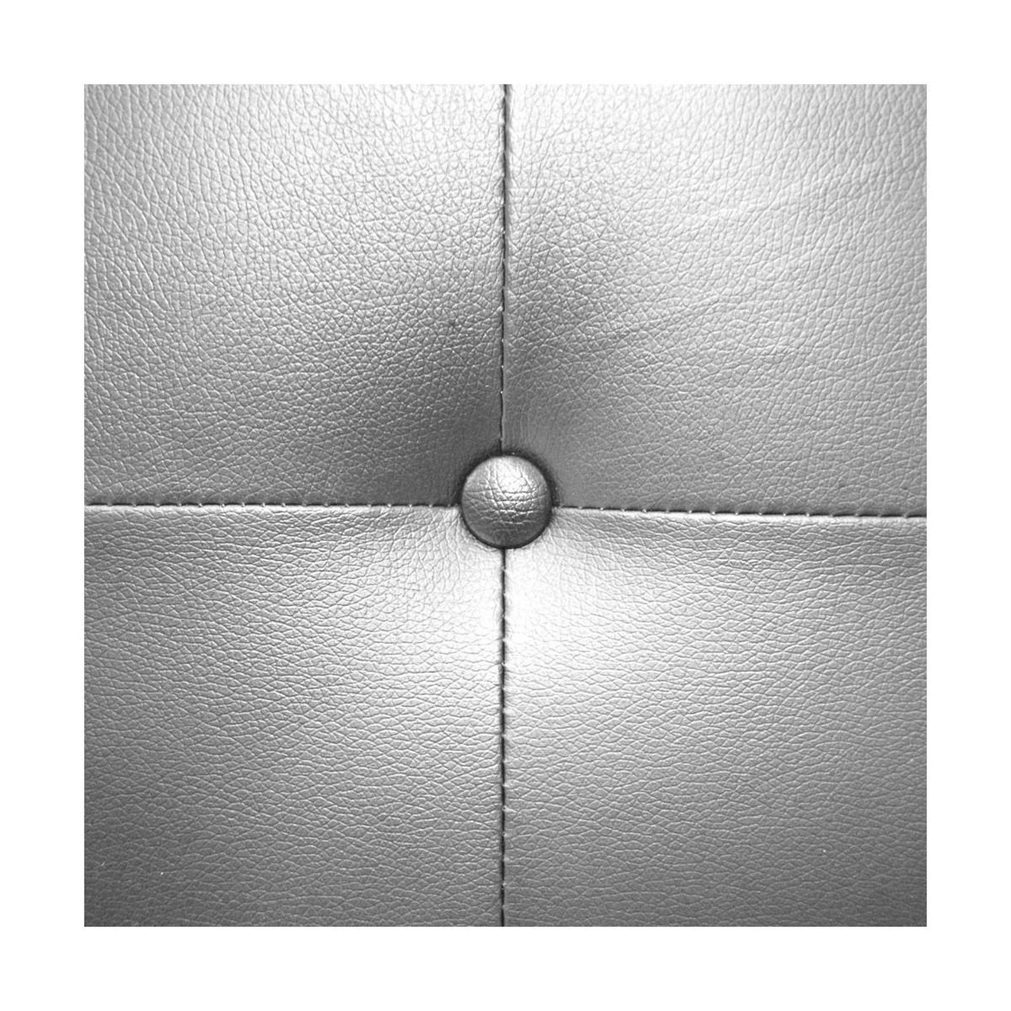 Voir la diapositive 2 : Paris Prix Tête de lit capitonnée  amor  180cm argent