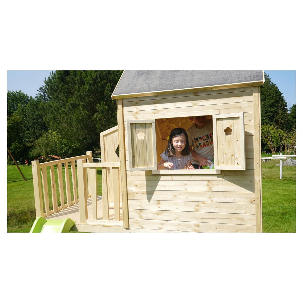 Soulet Maisonnette en bois pour enfant LULLY avec toboggan