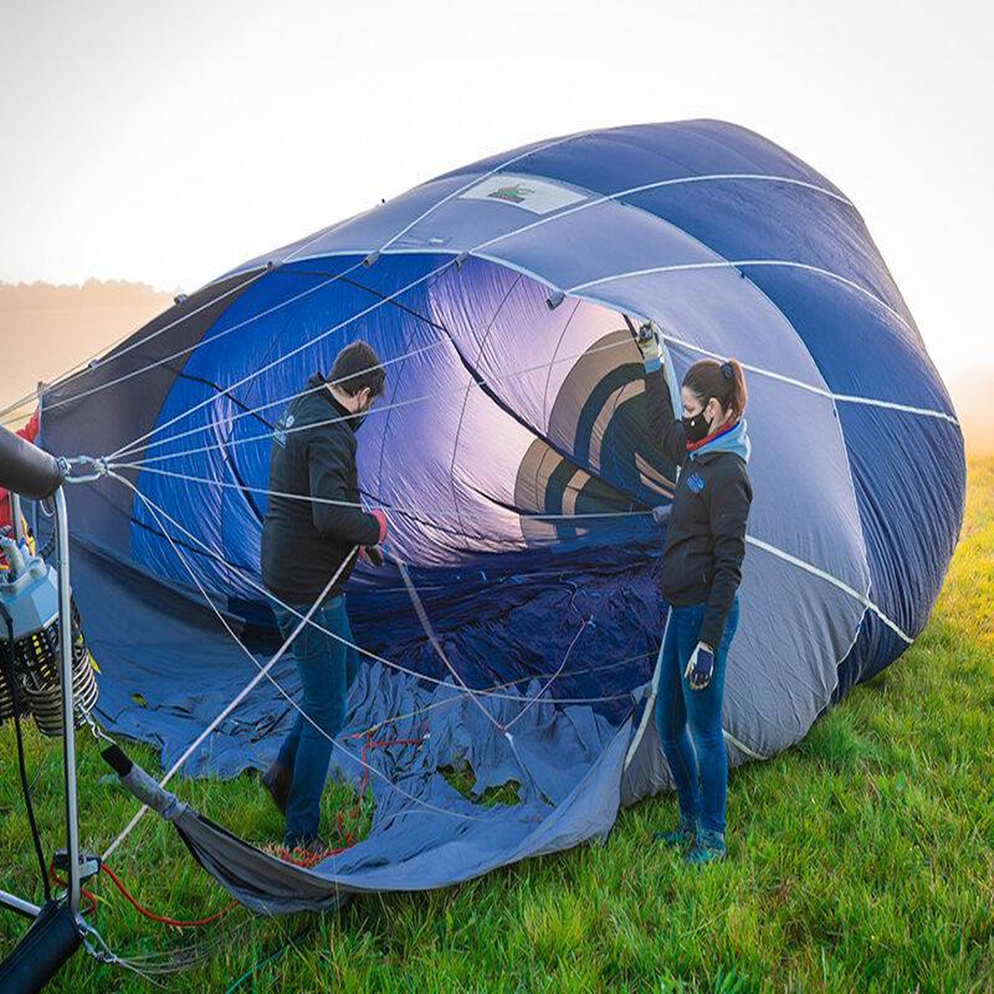 Voir la diapositive 3 : Smartbox Vol en montgolfière pour 2 personnes près d'angoulême - coffret cadeau sport & aventure