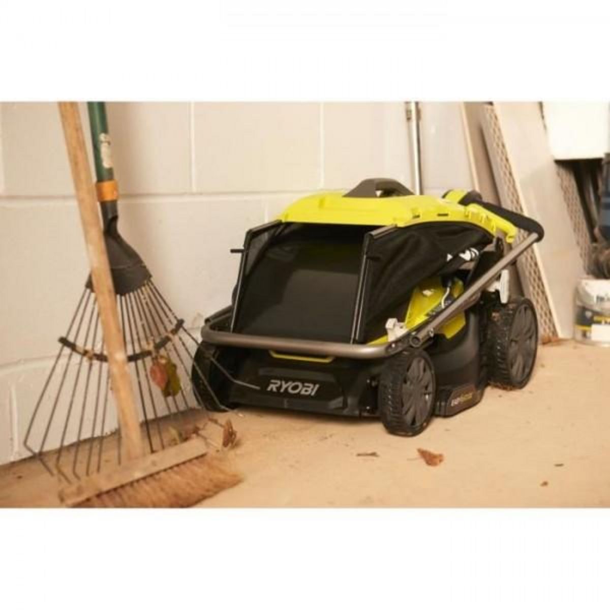 Ryobi Tondeuse a Gazon RYOBI -   poussée 18V ONE+ - Brushless - Ø coupe 37 cm - ramassage et mulching + batterie 5,0 Ah & chargeur - RY18LMX37