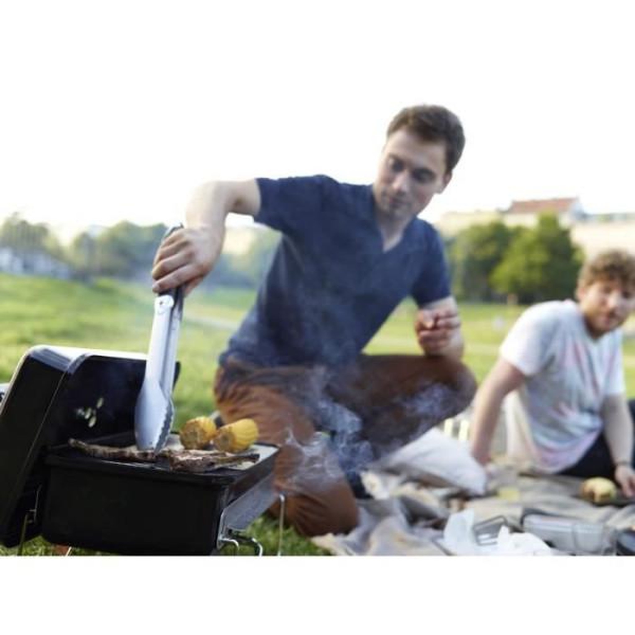 Voir la diapositive 4 : AAAAA WEBER Barbecue a charbon Go-Anywhere Charcoal - Noir