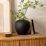 Voir la diapositive 2 : ATMOSPHERA Vase Boule en Dolomite  Rily  22cm Noir