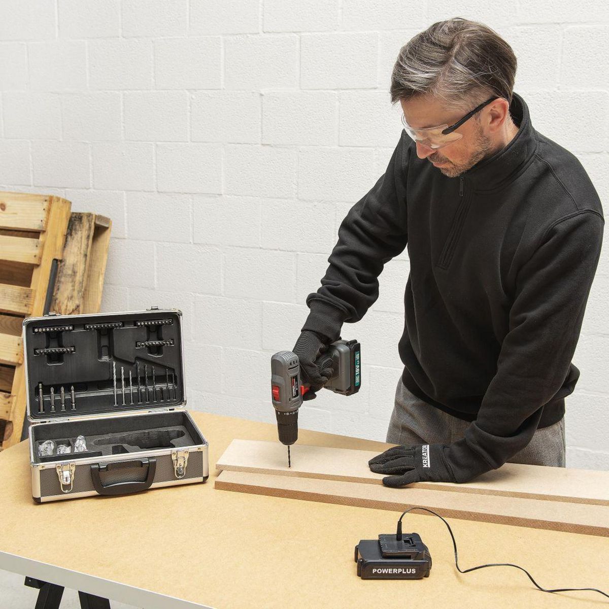 POWERPLUS Malette perceuse 18v lithium 153 accessoires