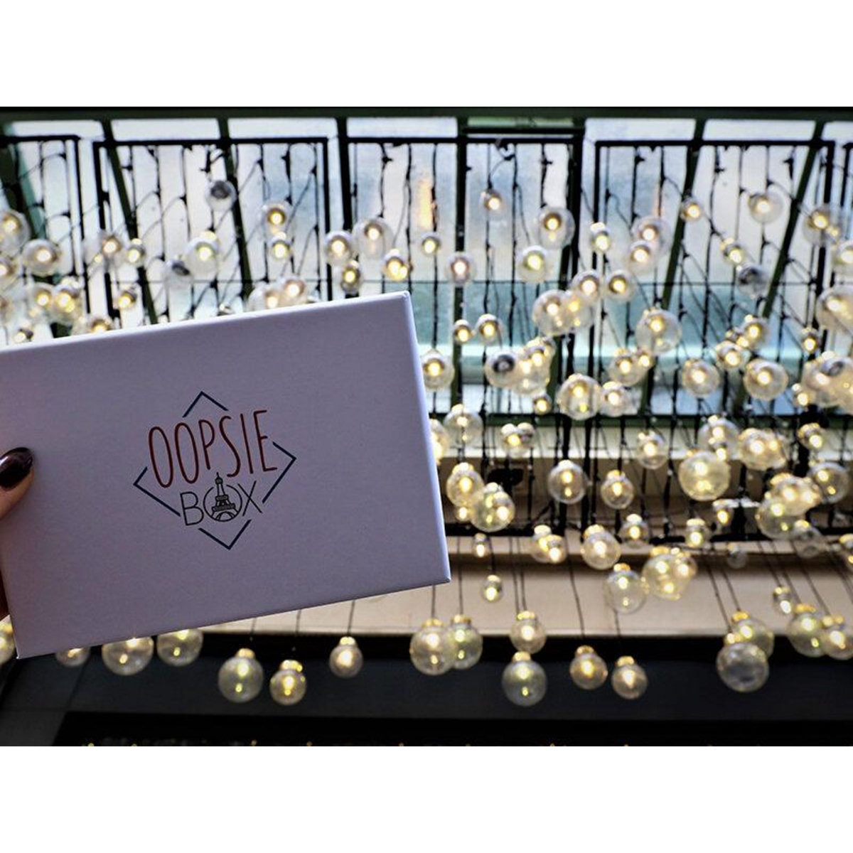 Smartbox Oopsie Box La Festive 3 mois : spectacle, activité culturelle et bar pour 2 personnes - Coffret Cadeau Sport & Aventure