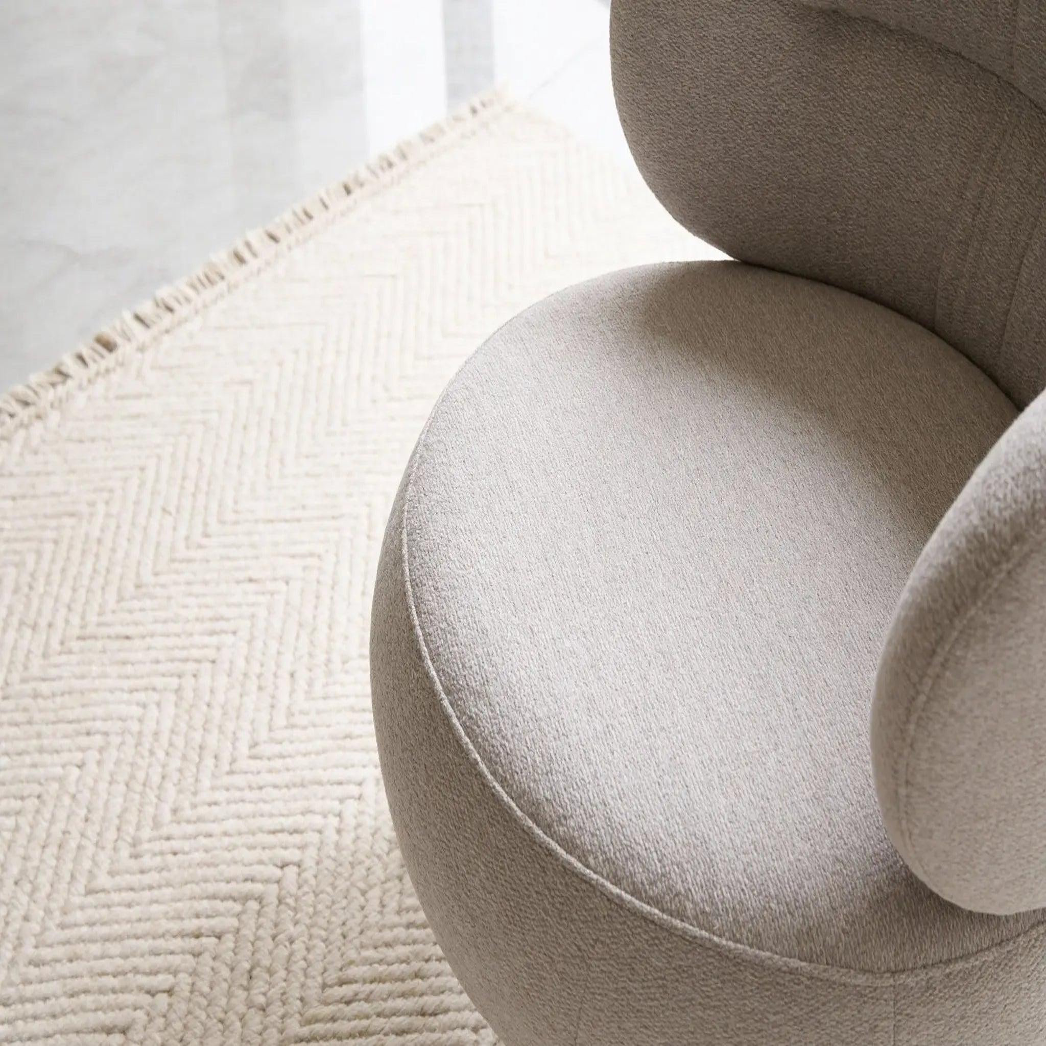 Voir la diapositive 3 : CASANOVA PARIS Yuni - fauteuil pieds en métal - beige
