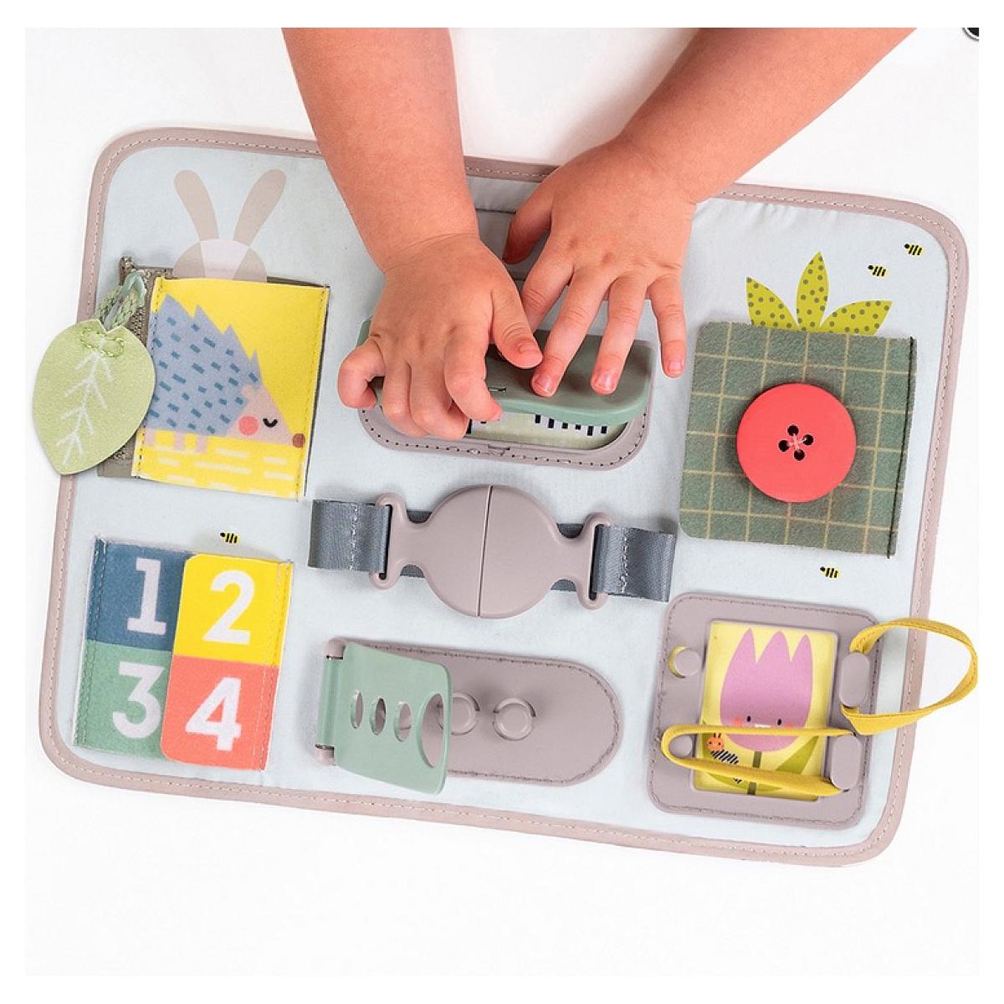 Voir la diapositive 2 : TAF TOYS Tableau d activites avec attaches