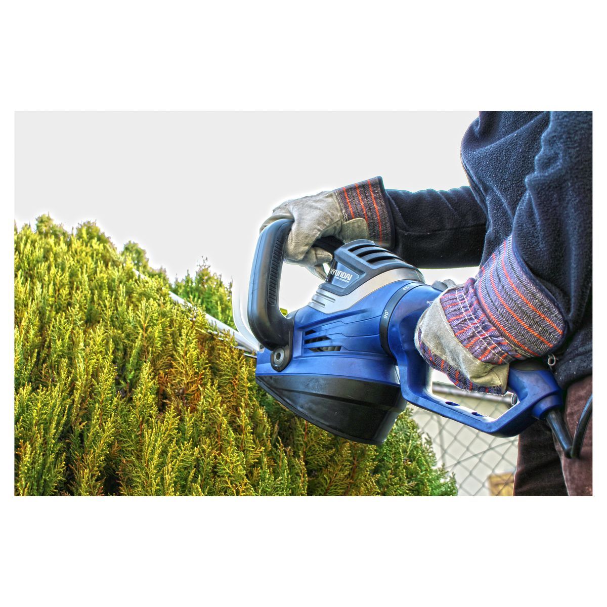 HYUNDAI Taille-haie électrique 750 W 28 mm - Poignée arrière rotative à 180°
