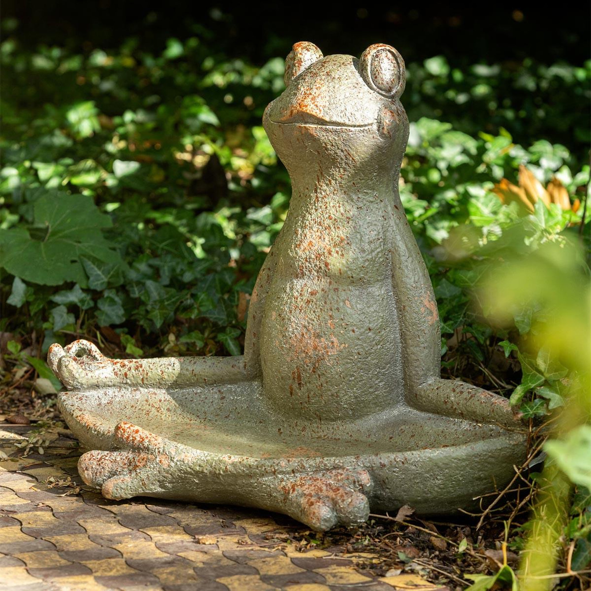 Voir la diapositive 3 : J-LINE Statue grenouille d'extérieur  antik  64cm vert foncé