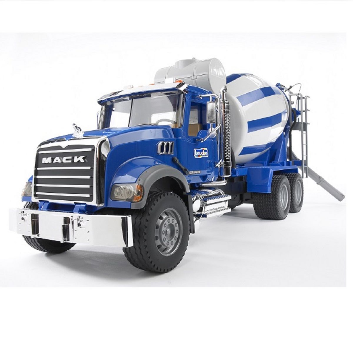 BRUDER Camion toupie à beton mack