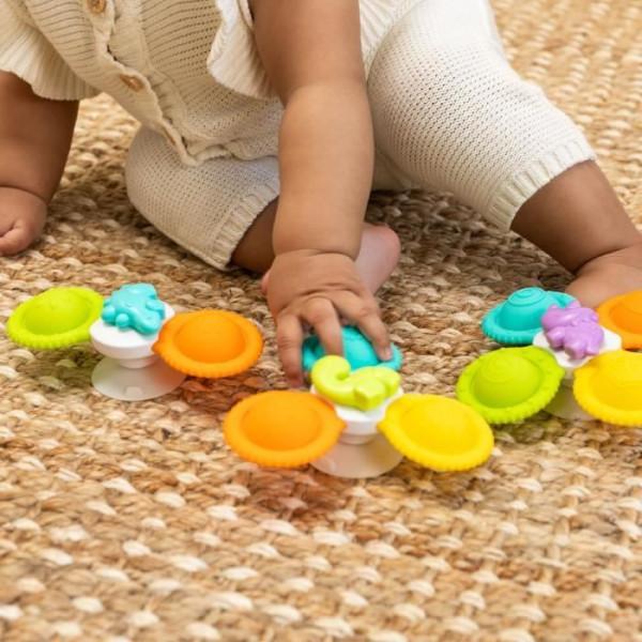 Voir la diapositive 6 : INFANTINO Coffret de 3 spinners - INFANTINO - 305289 - Silicone