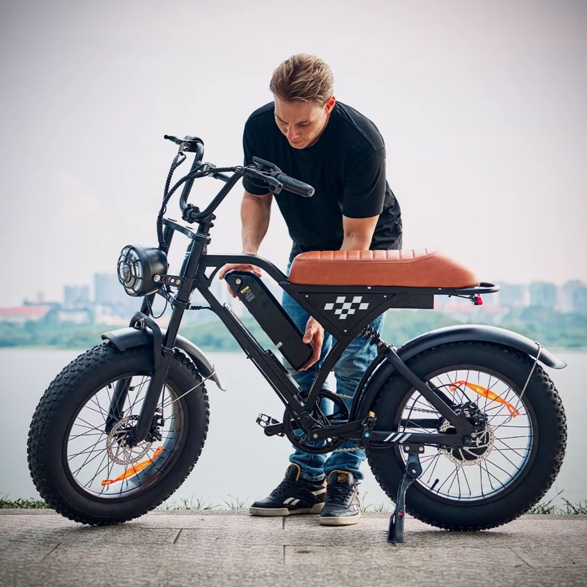 Voir la diapositive 4 : ISCOOTER Vélo électrique rétro à gros pneus eb5max, batterie amovible de 749 wh et commande par application