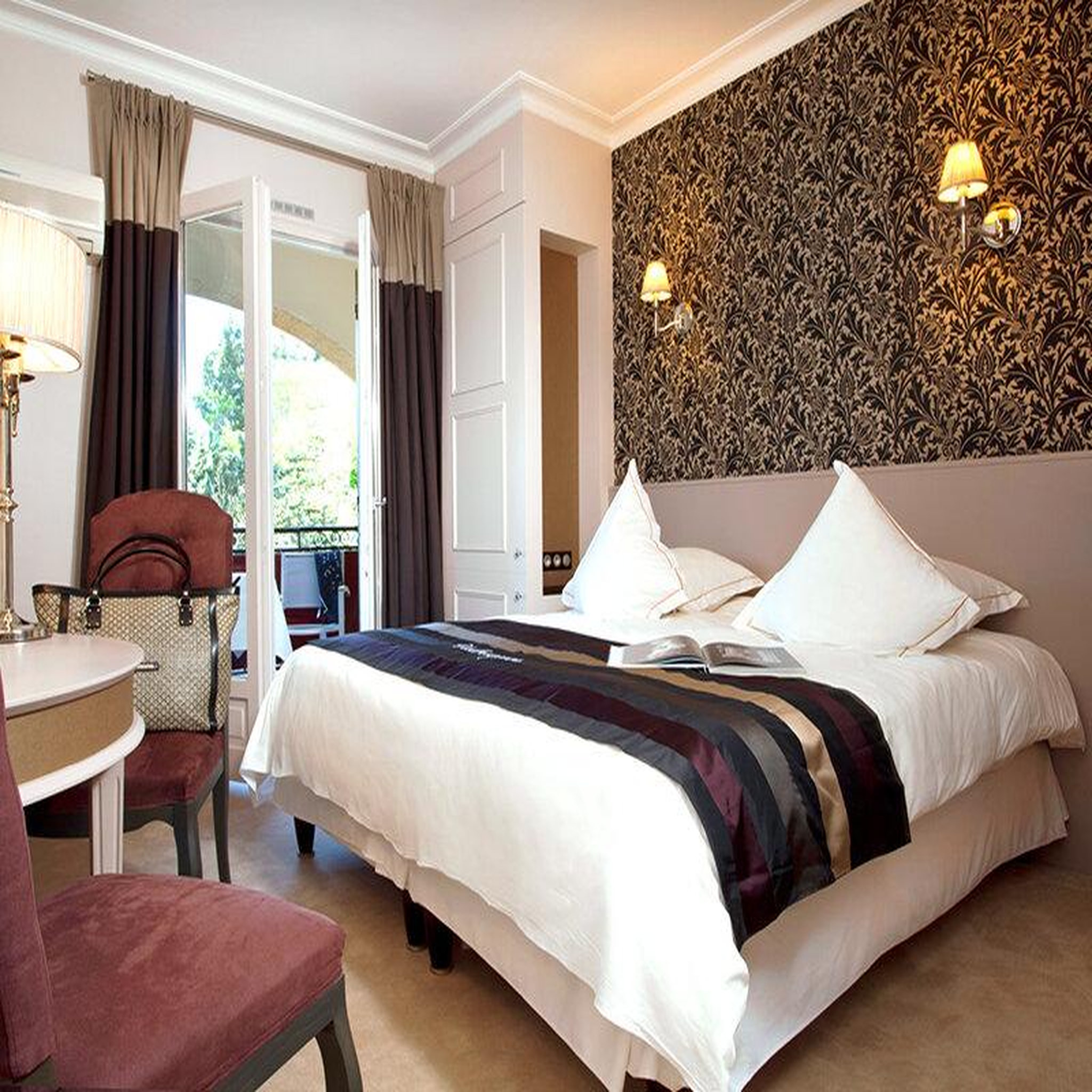 Voir la diapositive 6 : Smartbox Séjour prestige en hôtel 5* avec petit-déjeuner - coffret cadeau séjour