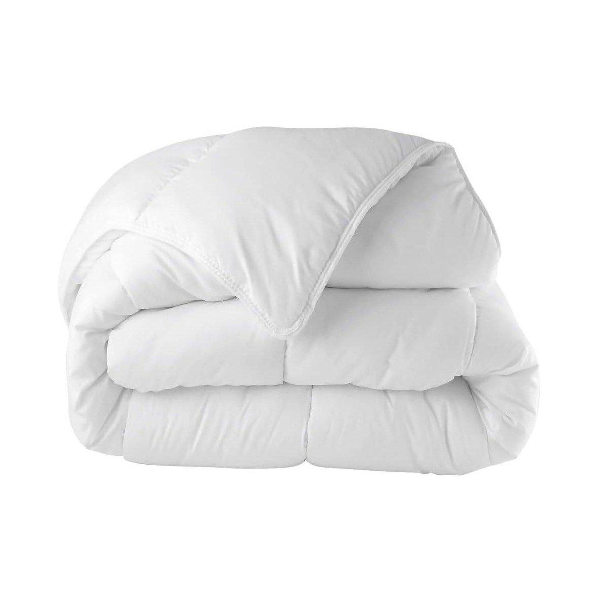 Home collection Couette 450 gr/m2 100 % polyester. Coloris disponibles : Blanc