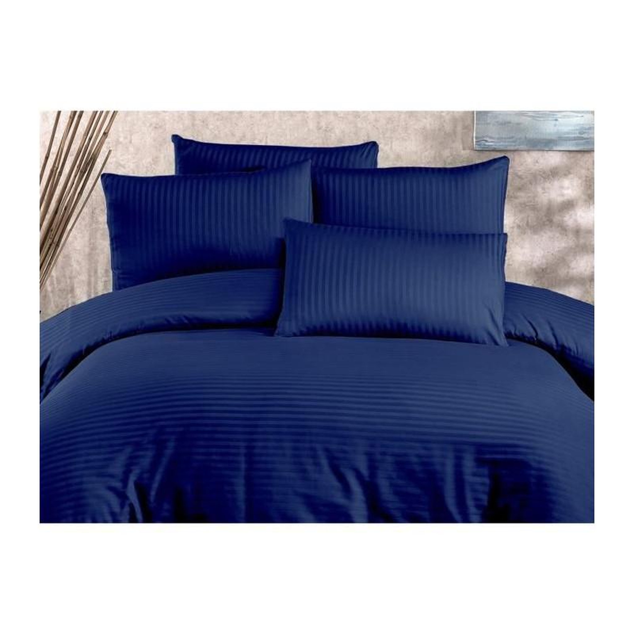 Voir la diapositive 4 : GENERIQUE Parure de lit - 1 housse de couette 220 x 240 cm + 2 taies d'oreiller 60 x 60 cm - 80% coton, 20% polyester - Bleu