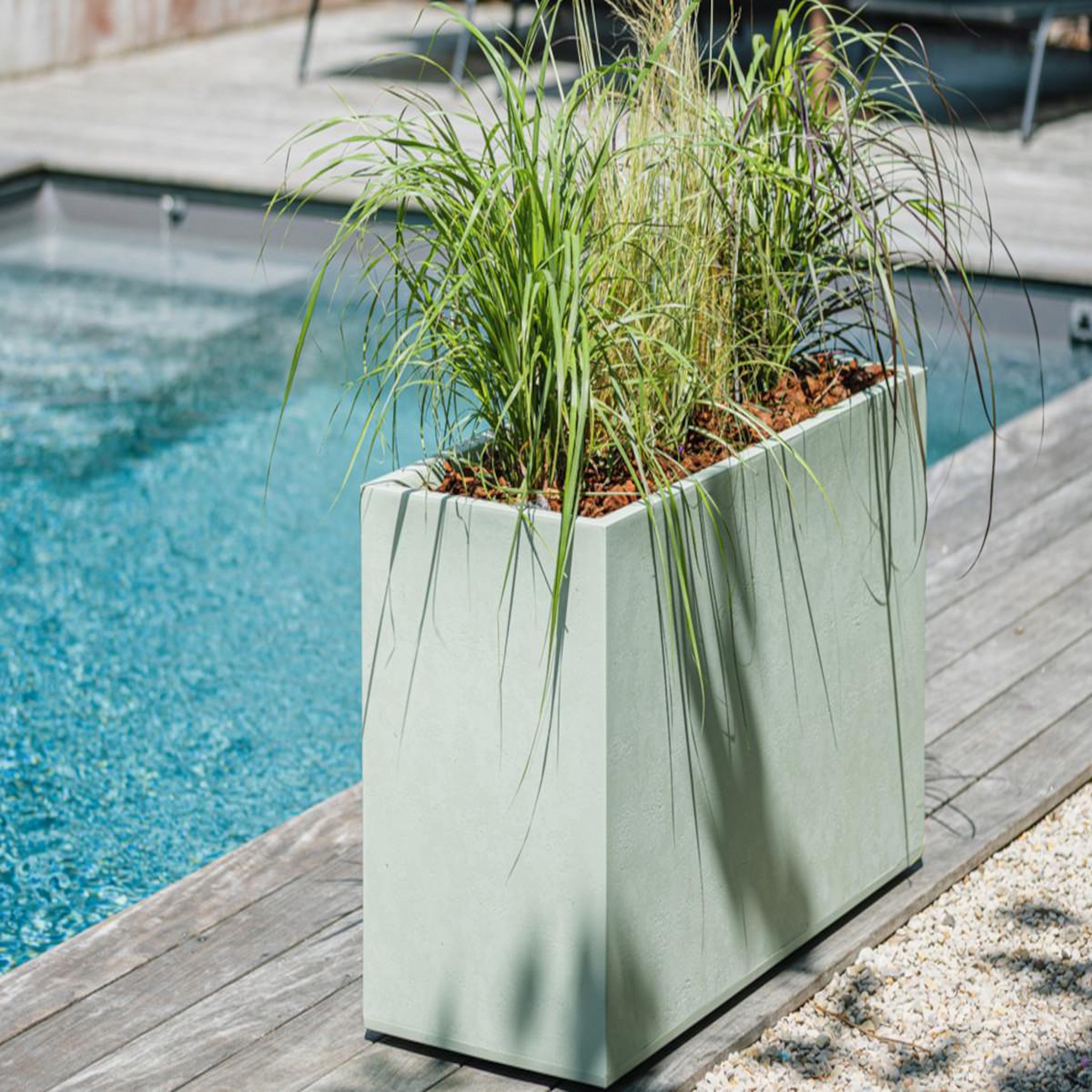 Voir la diapositive 2 : Eda Jardinière muret basalt décor béton 116 l - vert amande - eda