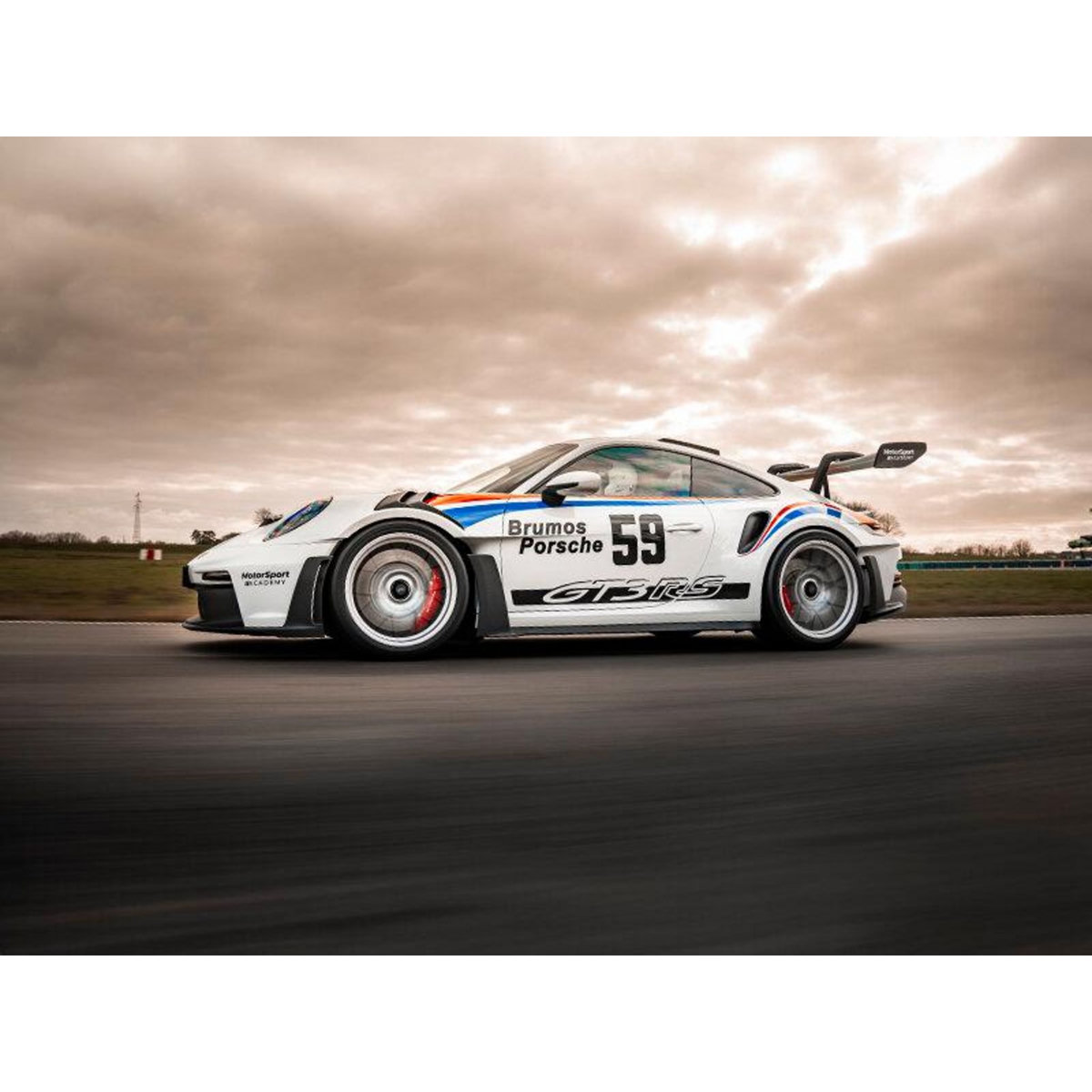 Smartbox Stage de pilotage : 2 tours sur le circuit de Dijon-Prenois en Porsche 992 GT3 RS - Coffret Cadeau Sport & Aventure