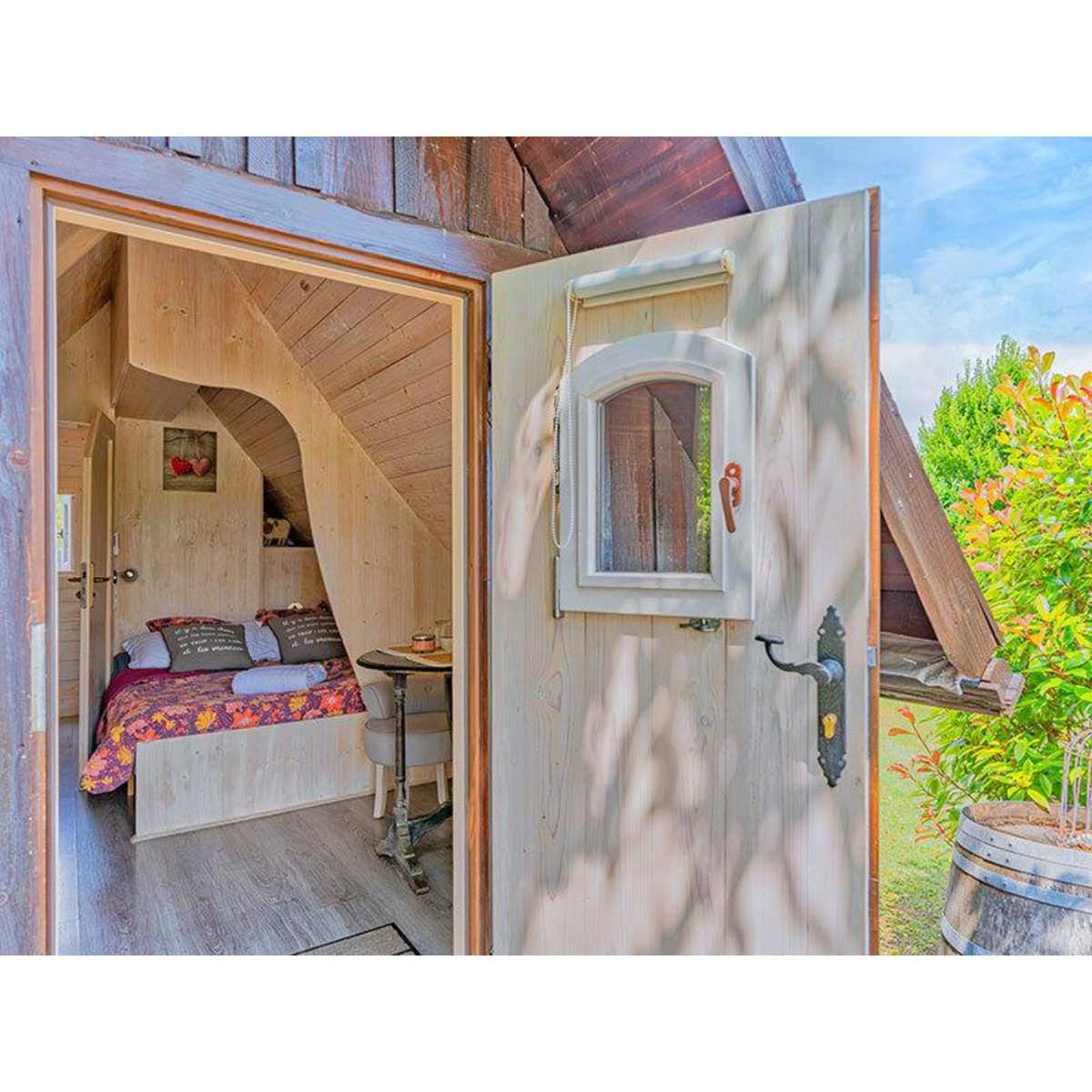 Smartbox 2 jours insolites en cabane au milieu des vignes près d'Angoulême - Coffret Cadeau Séjour