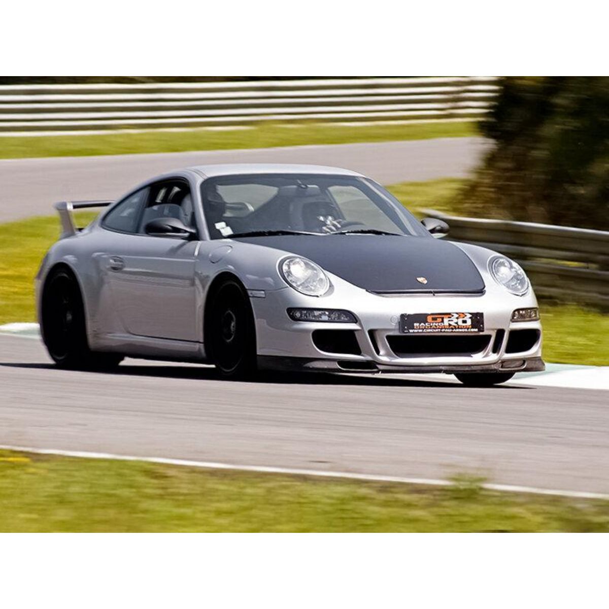 Smartbox 3 tours au volant d'une Audi R8 V10 ou Porsche 992 GT3 à Pau-Arnos - Coffret Cadeau Sport & Aventure