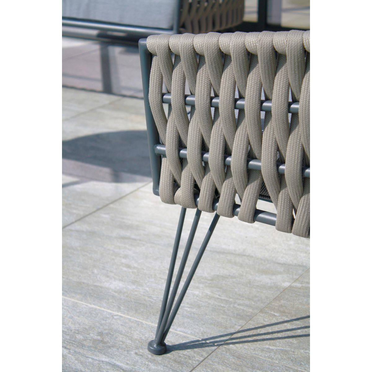 DCB GARDEN Salon bas de jardin en corde tissé taupe et anthracite  4 places CAPRI