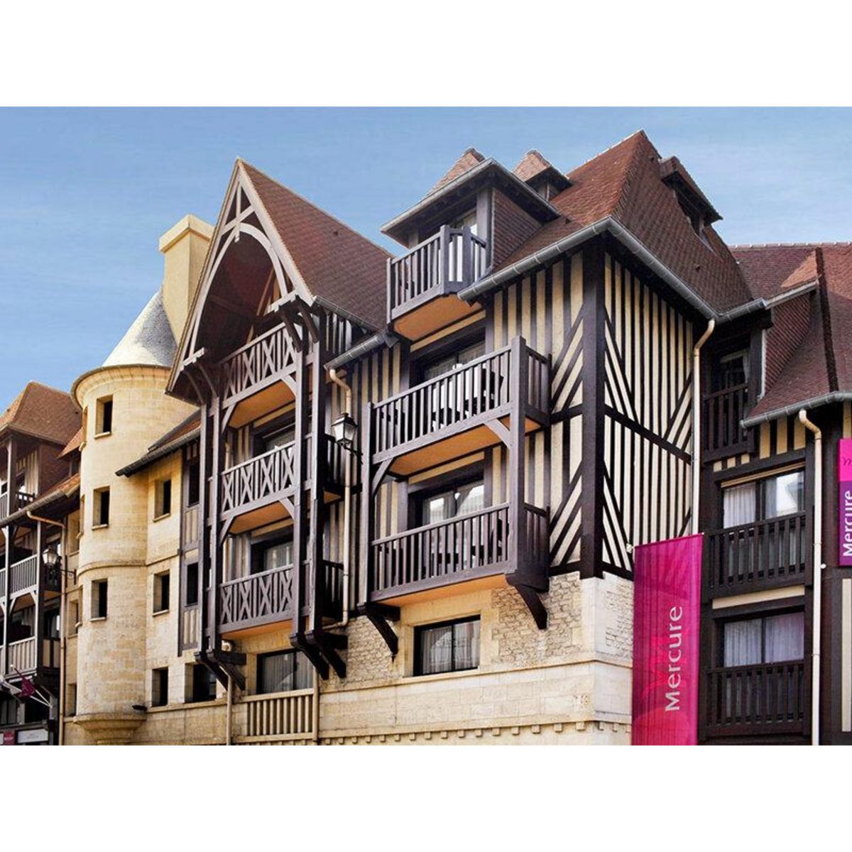 Smartbox Séjour de charme en Normandie : 2 jours à Deauville en hôtel Mercure 4* en duo - Coffret Cadeau Séjour